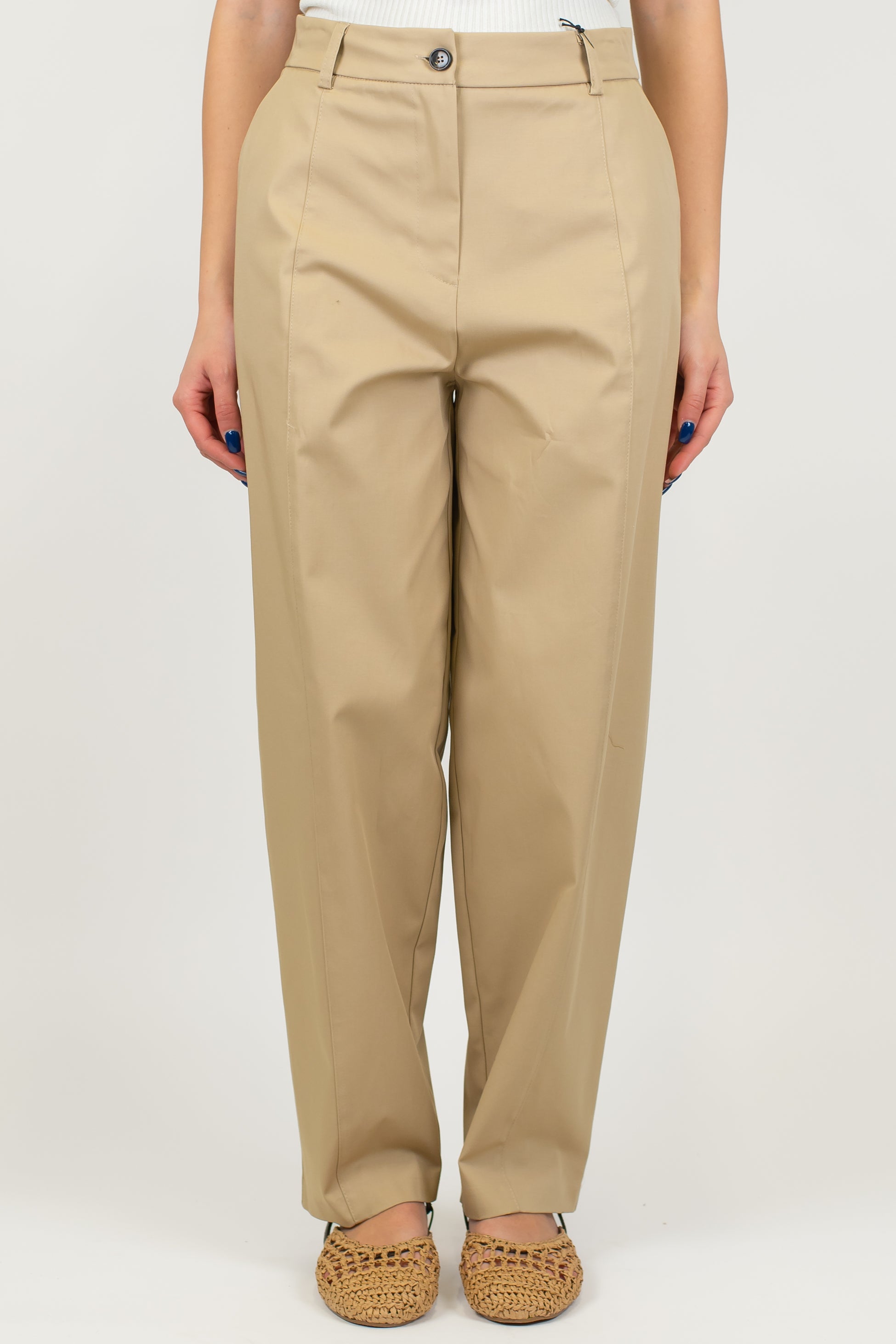 Tensione in - Pantalone carrot in cotone tinta unita