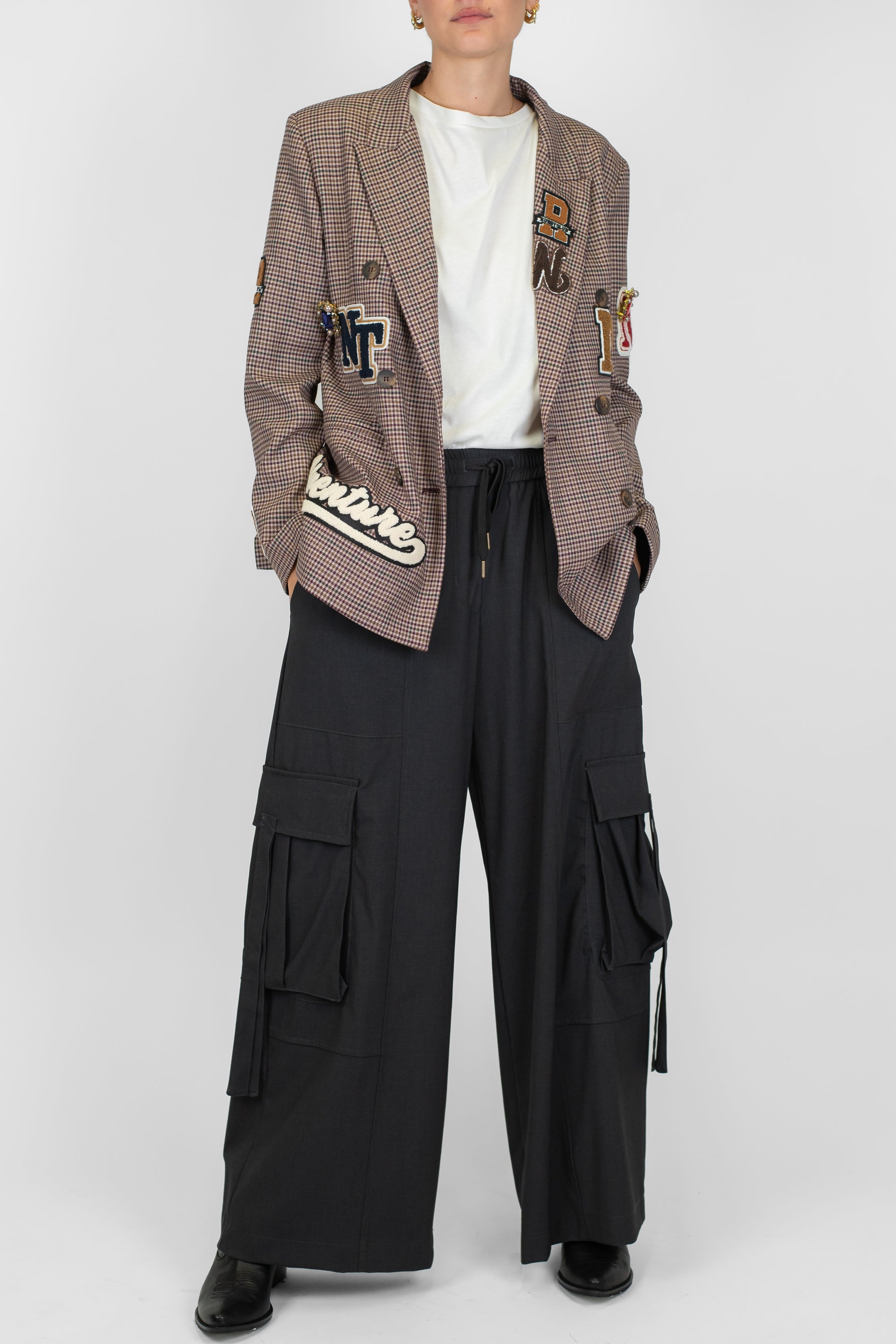 Tensione in - Pantalone cargo palazzo con soulisse in vita