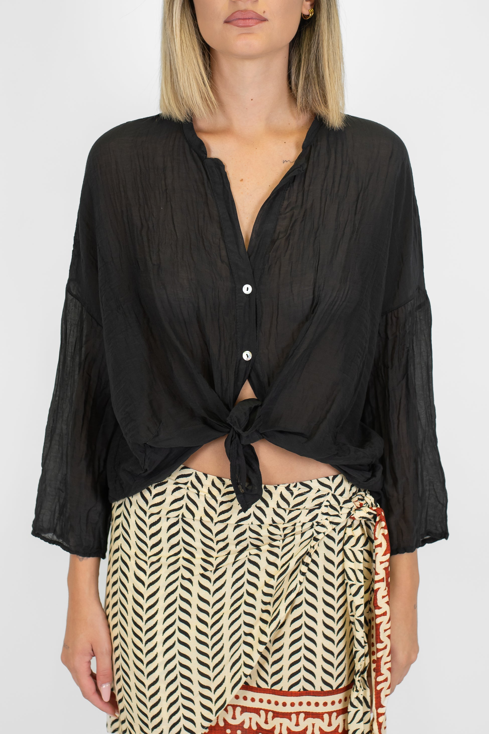 Tensione in - Camicia tinta unita in misto seta con collo coreano