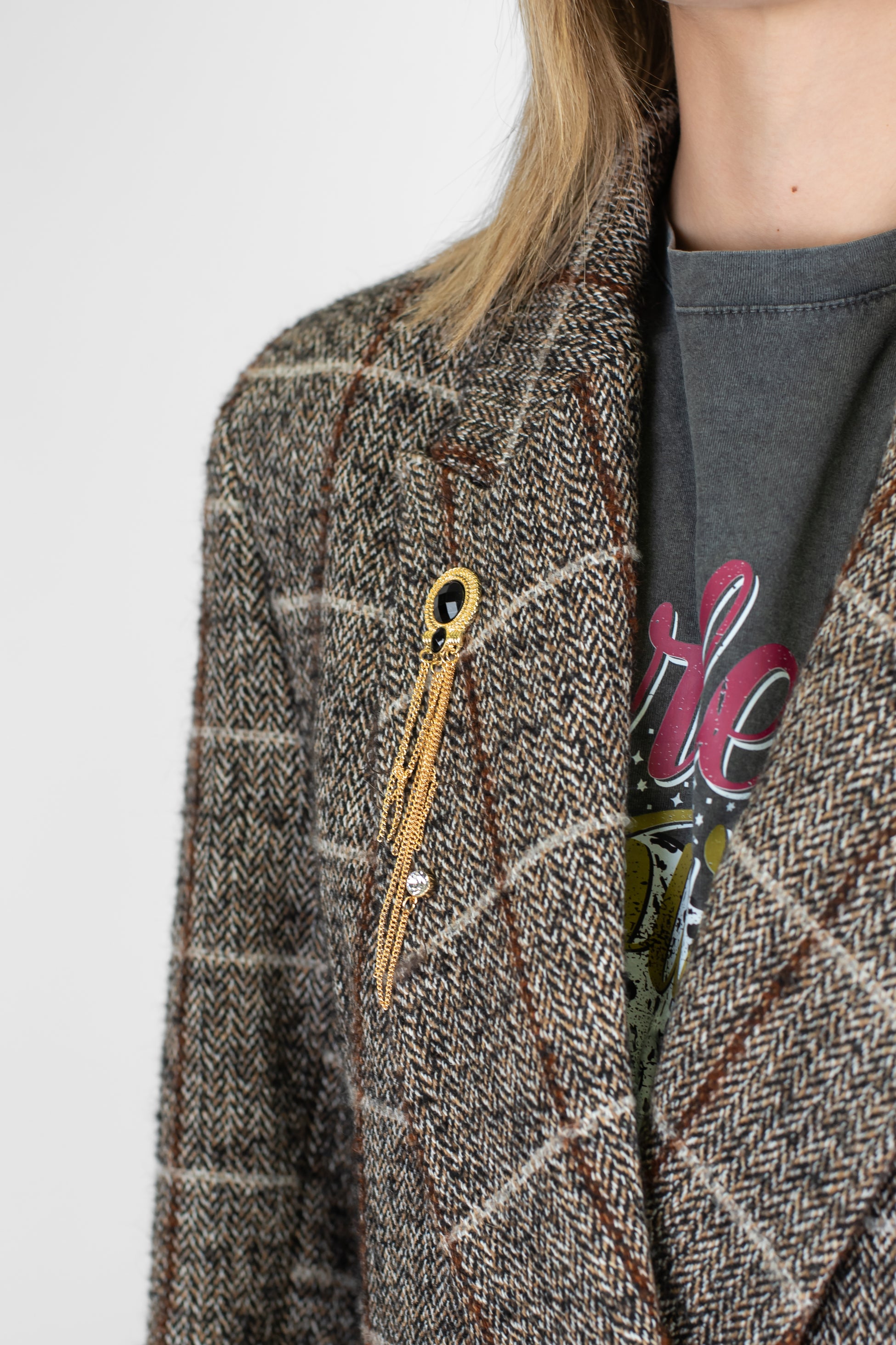 Motel - Blazer doppiopetto fantasia quadri in misto lana con spilla gioiello