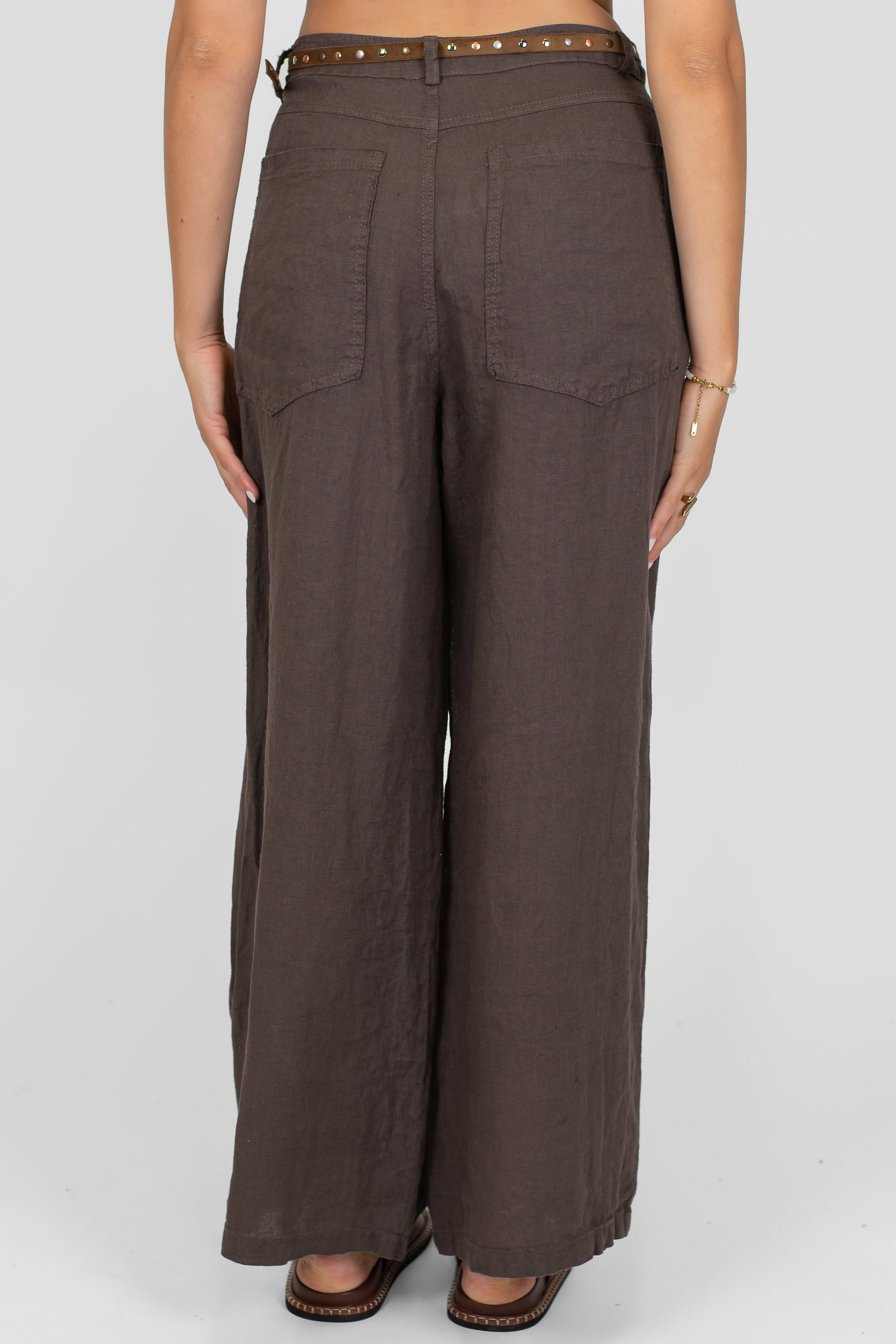 Tensione in - Pantalone palazzo modello Giusi in puro lino con tascono sul retro