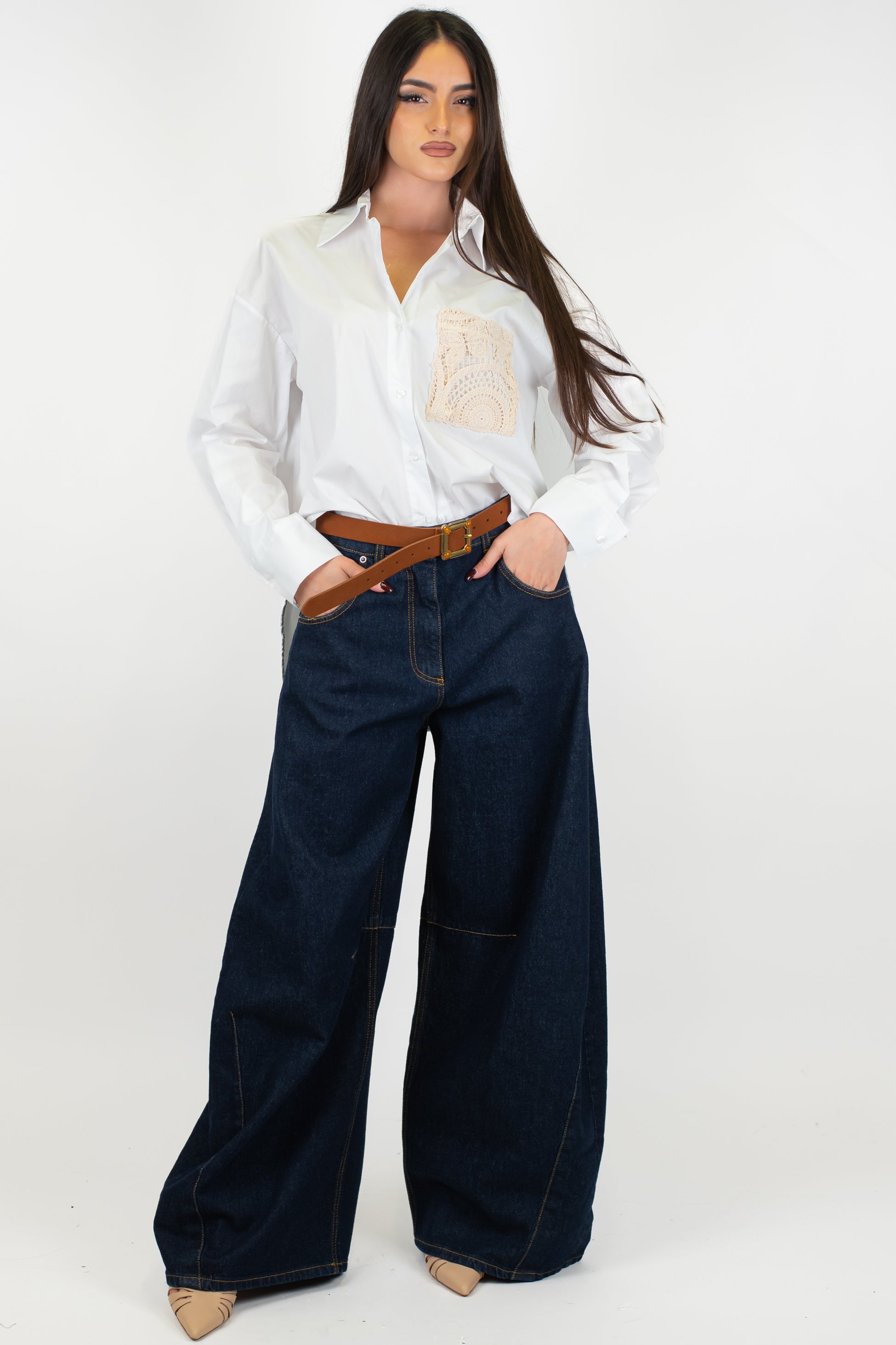 Tensione in - Jeans palazzo lavaggio scuro con pinces sul ginocchio modello Louvre