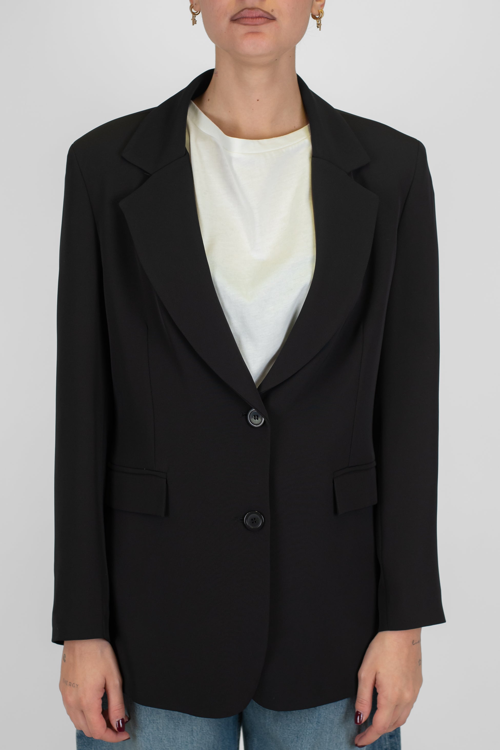 Tensione in - Giacca monopetto in tessuto fluido con rever a lancia