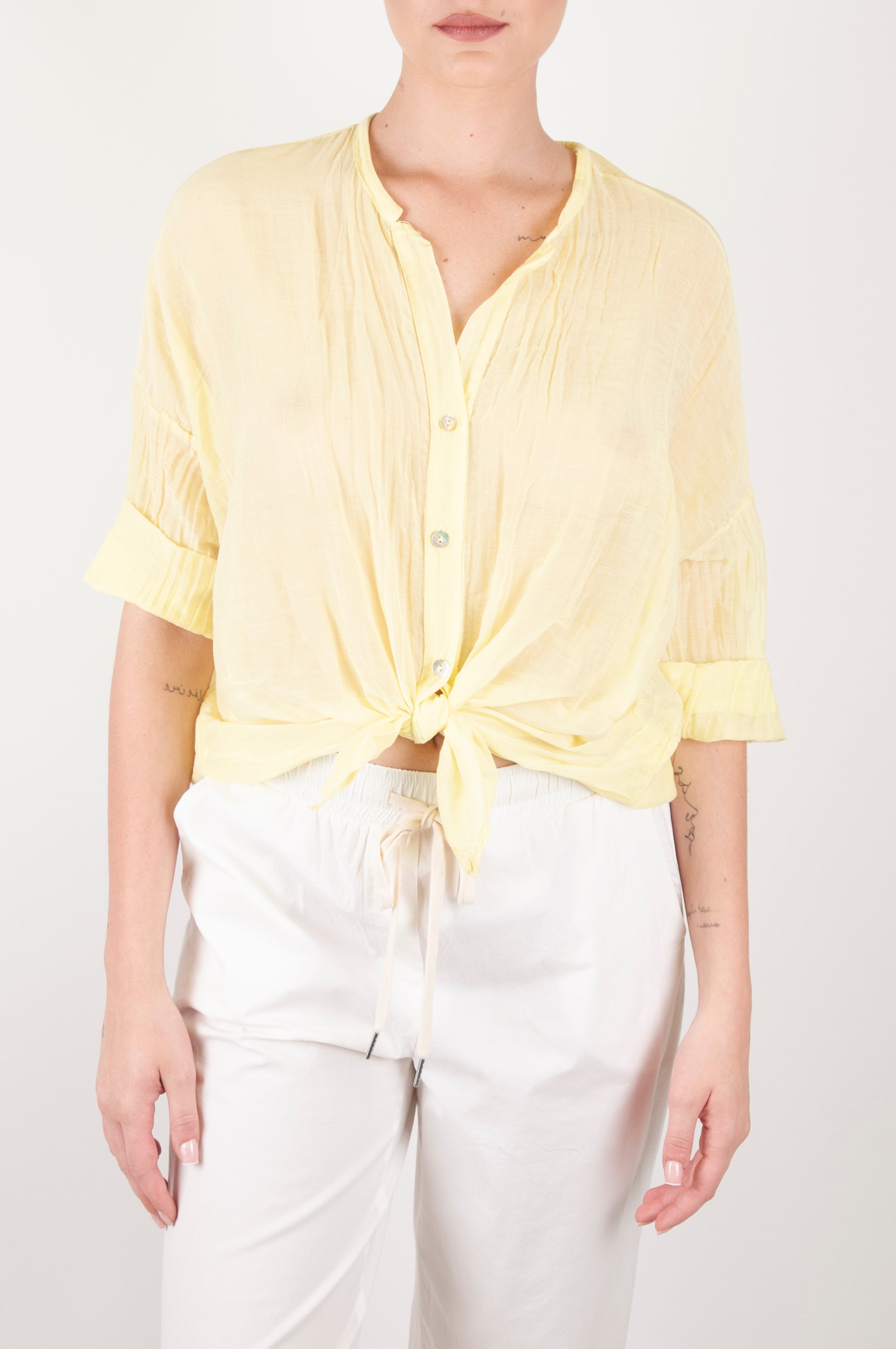 Tensione in - Camicia tinta unita in misto seta con nodo sul fondo