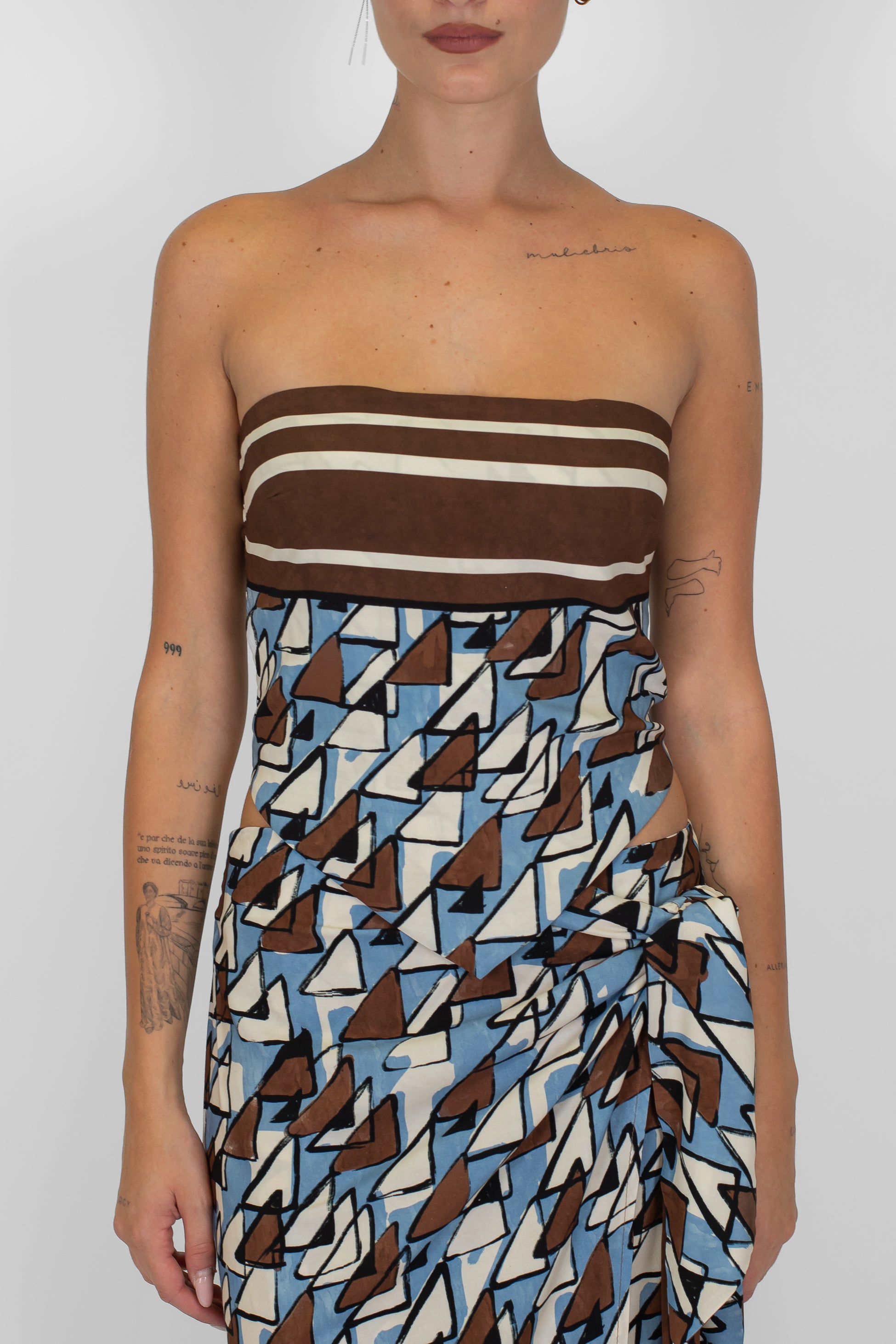 Tensione in - Top foulard fantasia astratta in viscosa