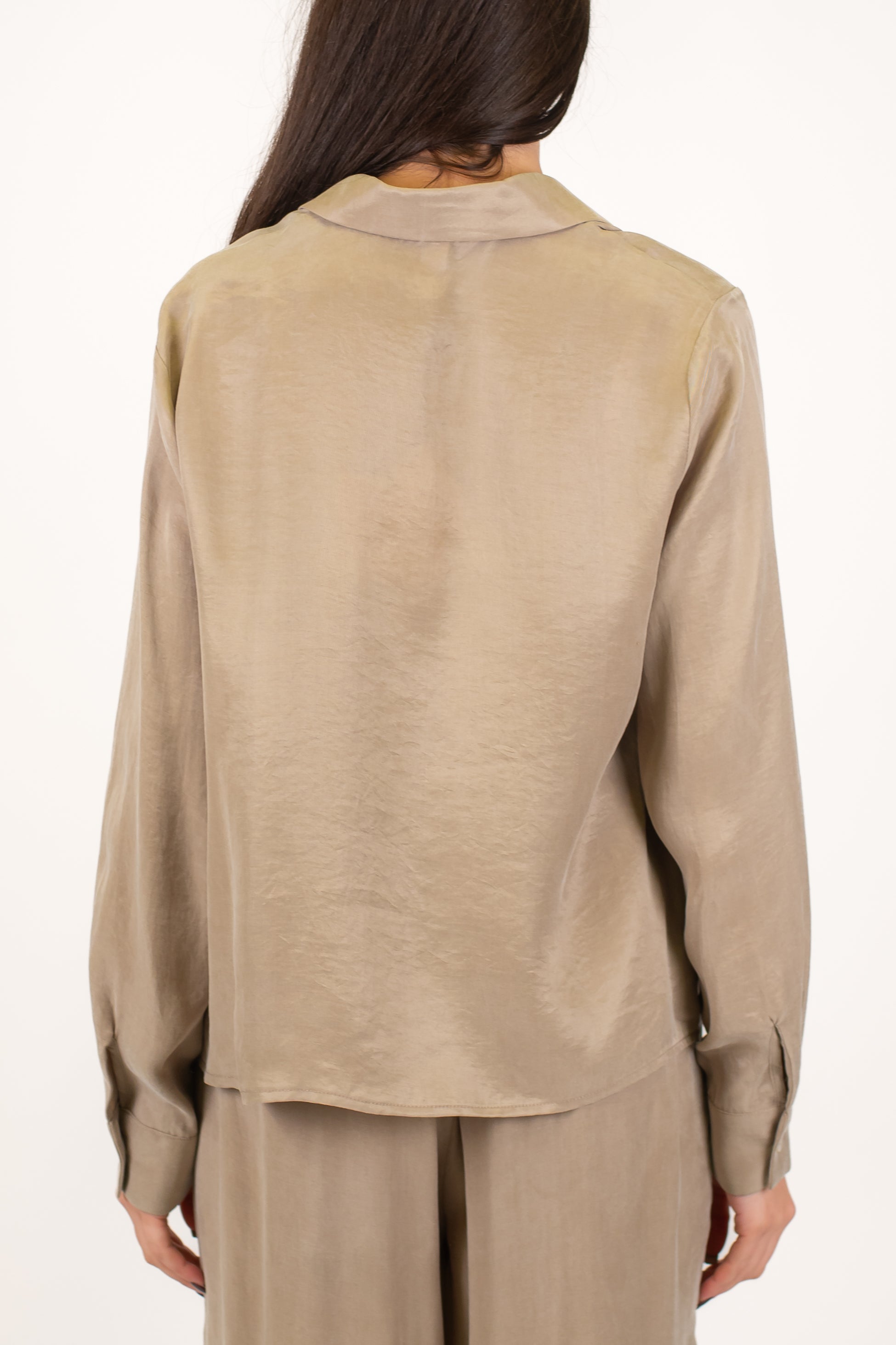 Tensione in - Camicia in lyocell effetto seta con taschini