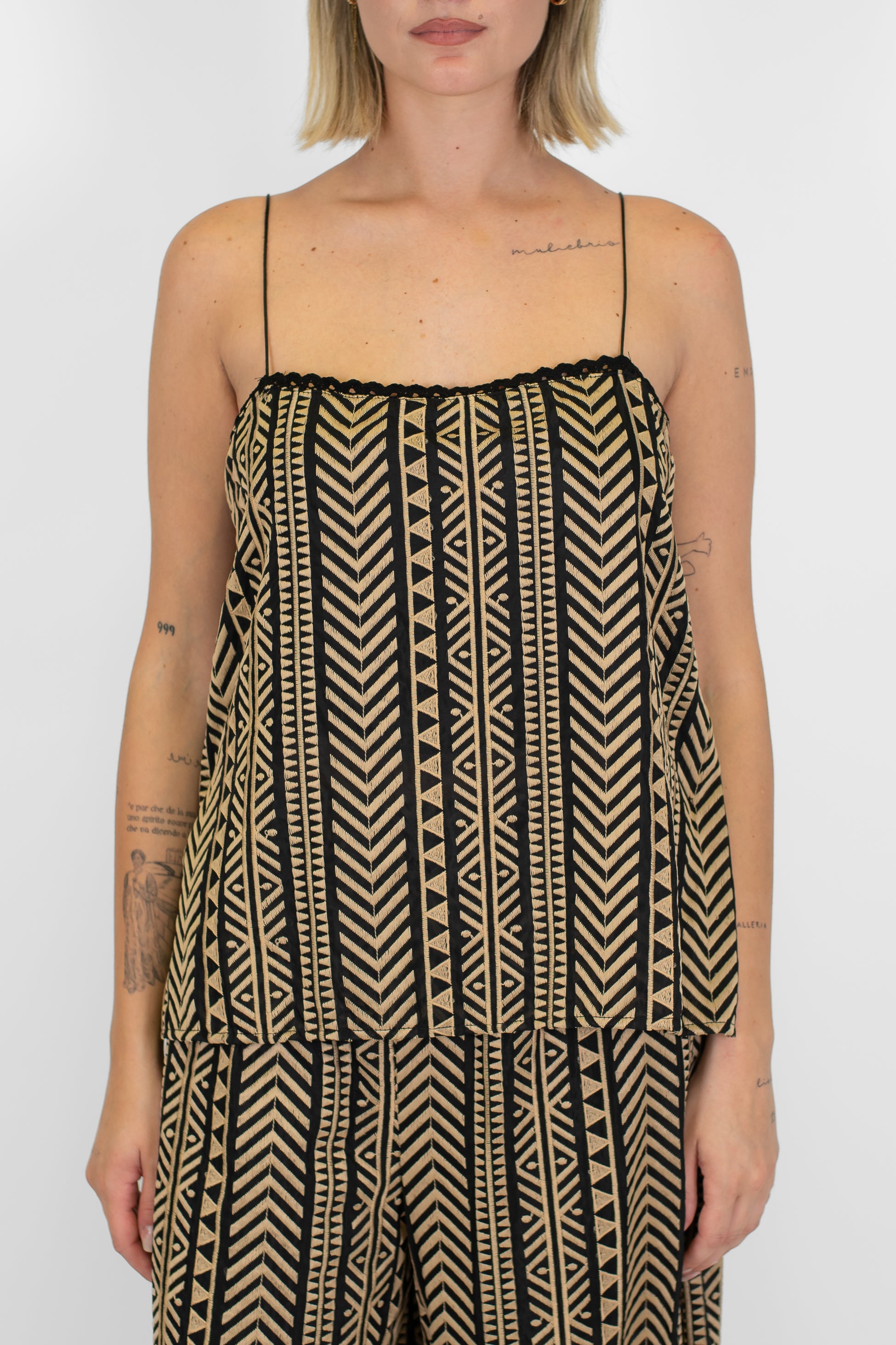 Tensione in - Top fantasia zig zag in mussola di cotone e seta con brfetelline