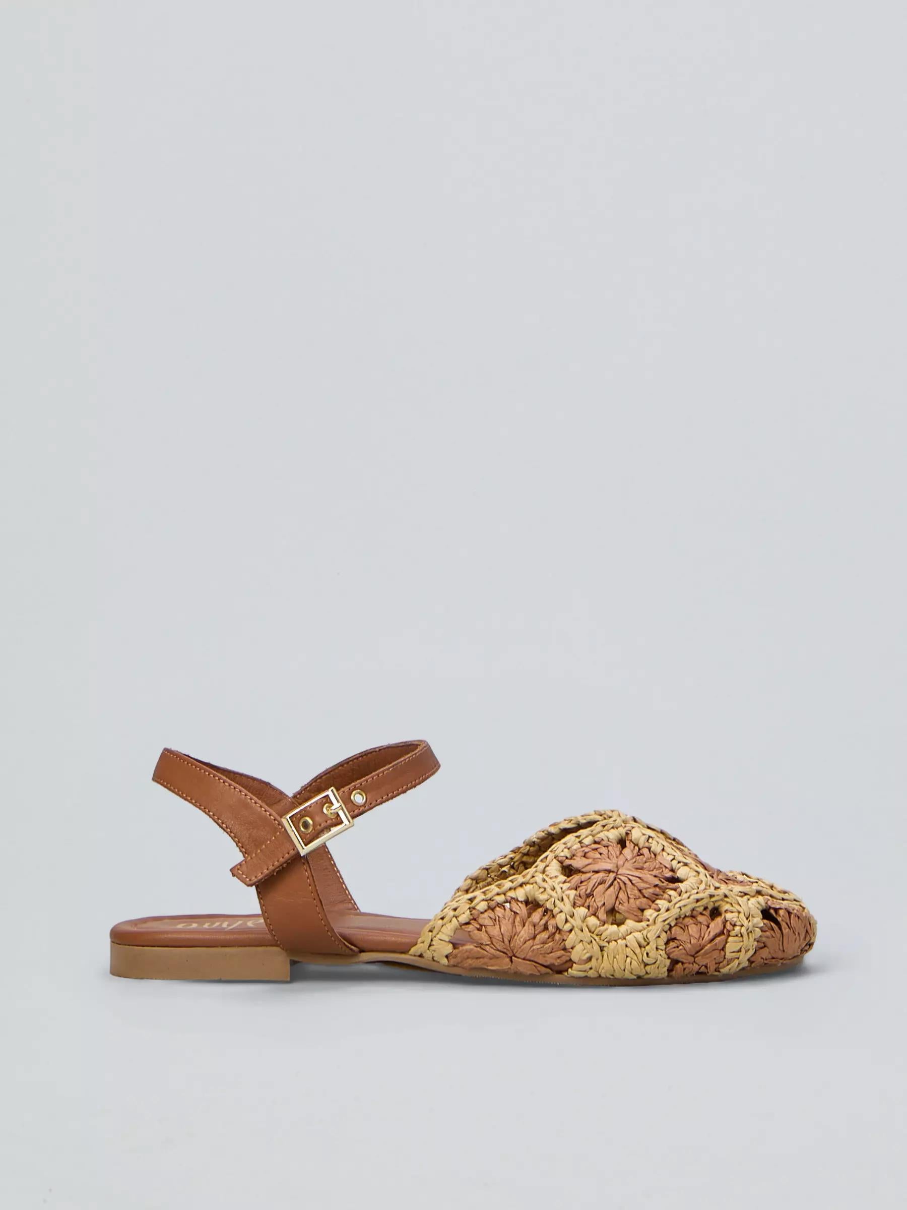 Ovyé - Slingback bassa in rafia con cinturino in pelle