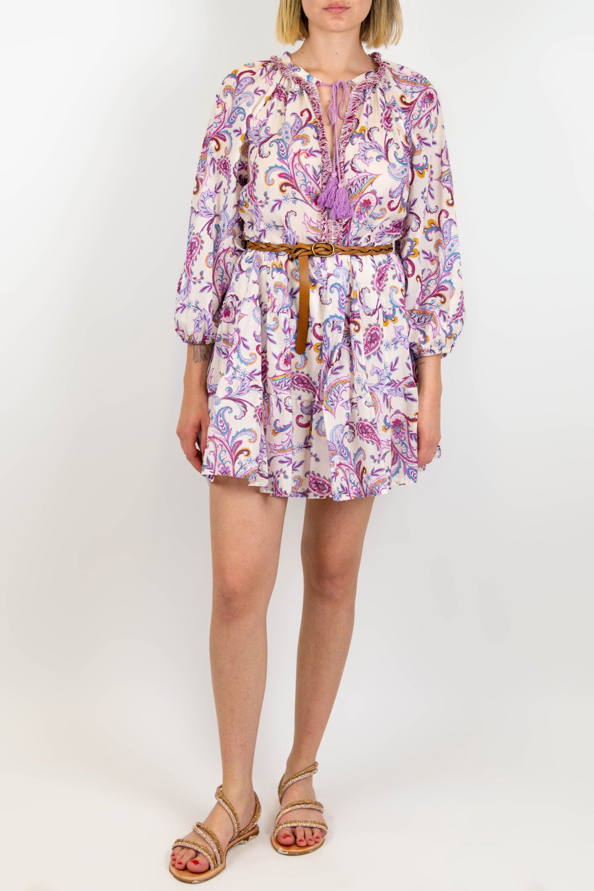 Tensione in - Abito corto fantasia floreale in mussola di cotone con nappine e laccio al collo