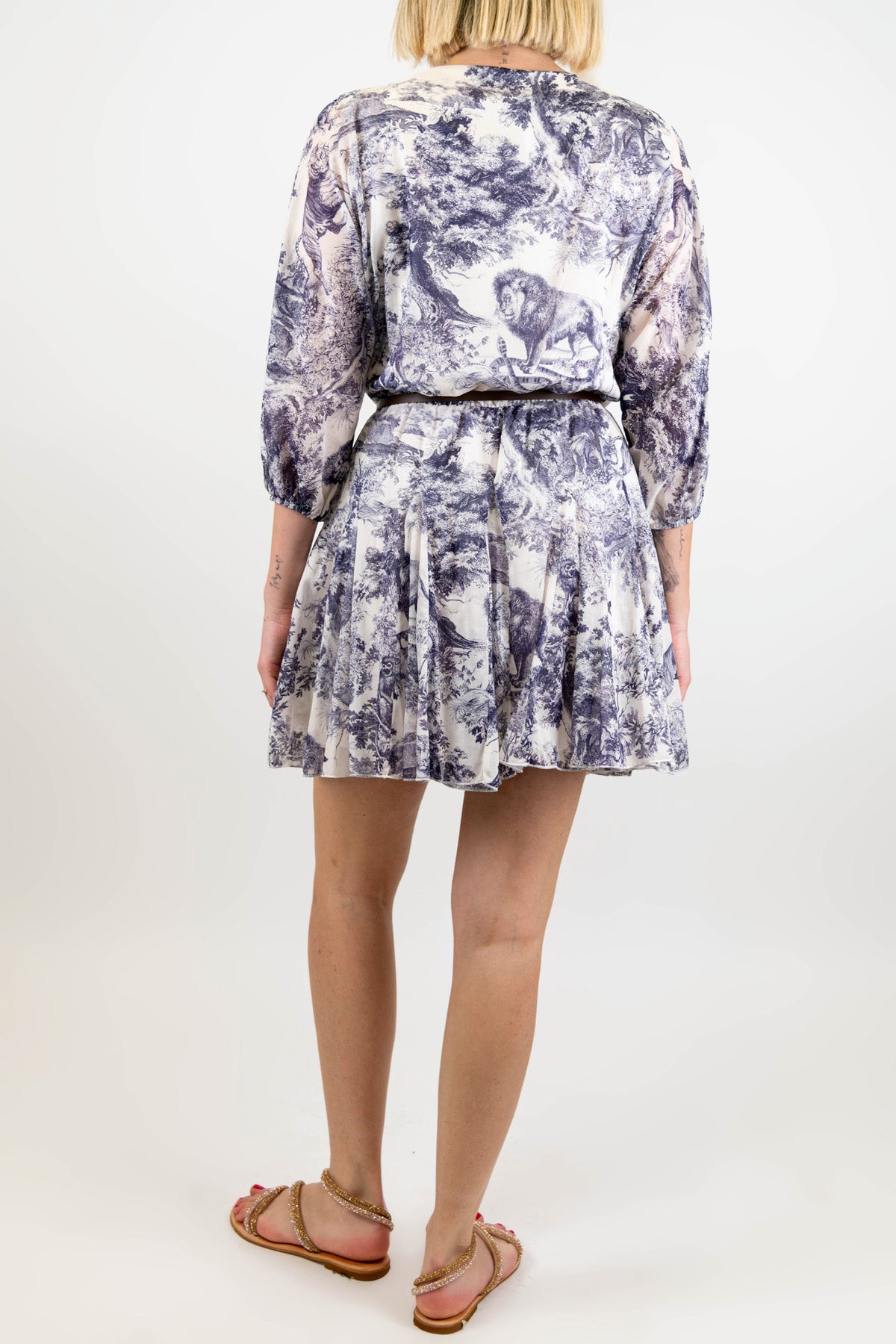 Tensione in - Abito corto fantasia toile de jouy in mussola di cotone