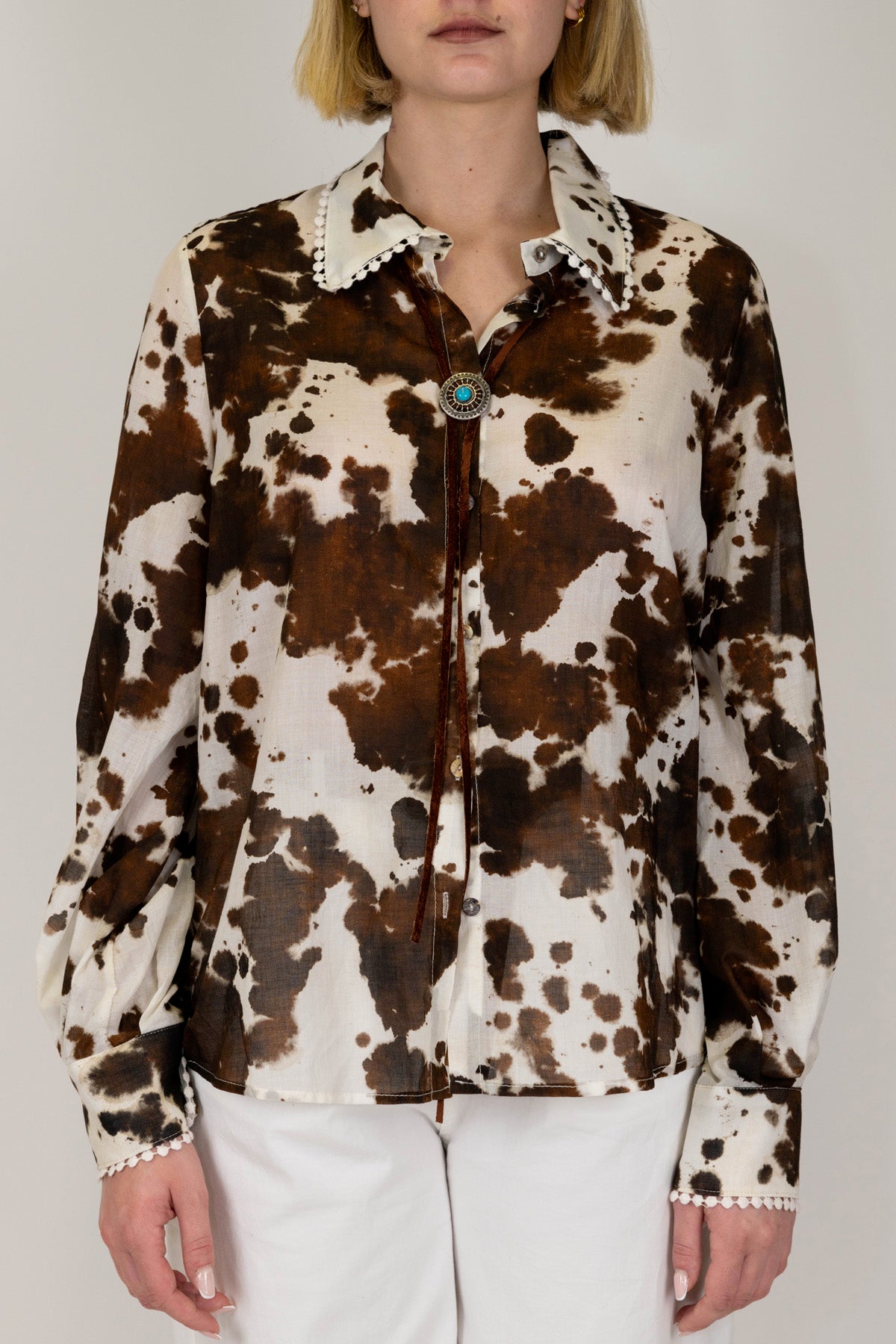 Motel - Camicia fantasia muccata con dettagli crochet sul colletto