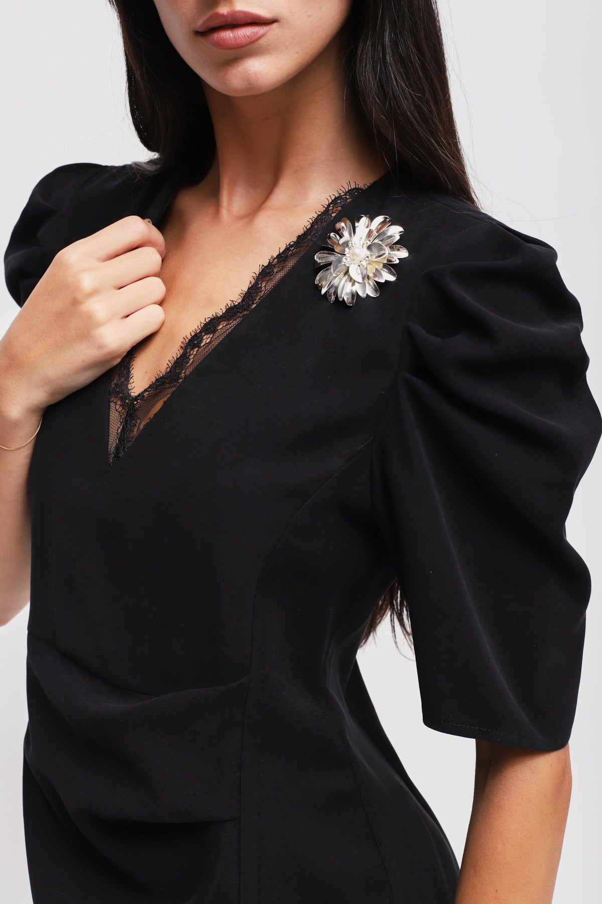 Maryley - Abito corto drappeggiato con dettaglio in pizzo