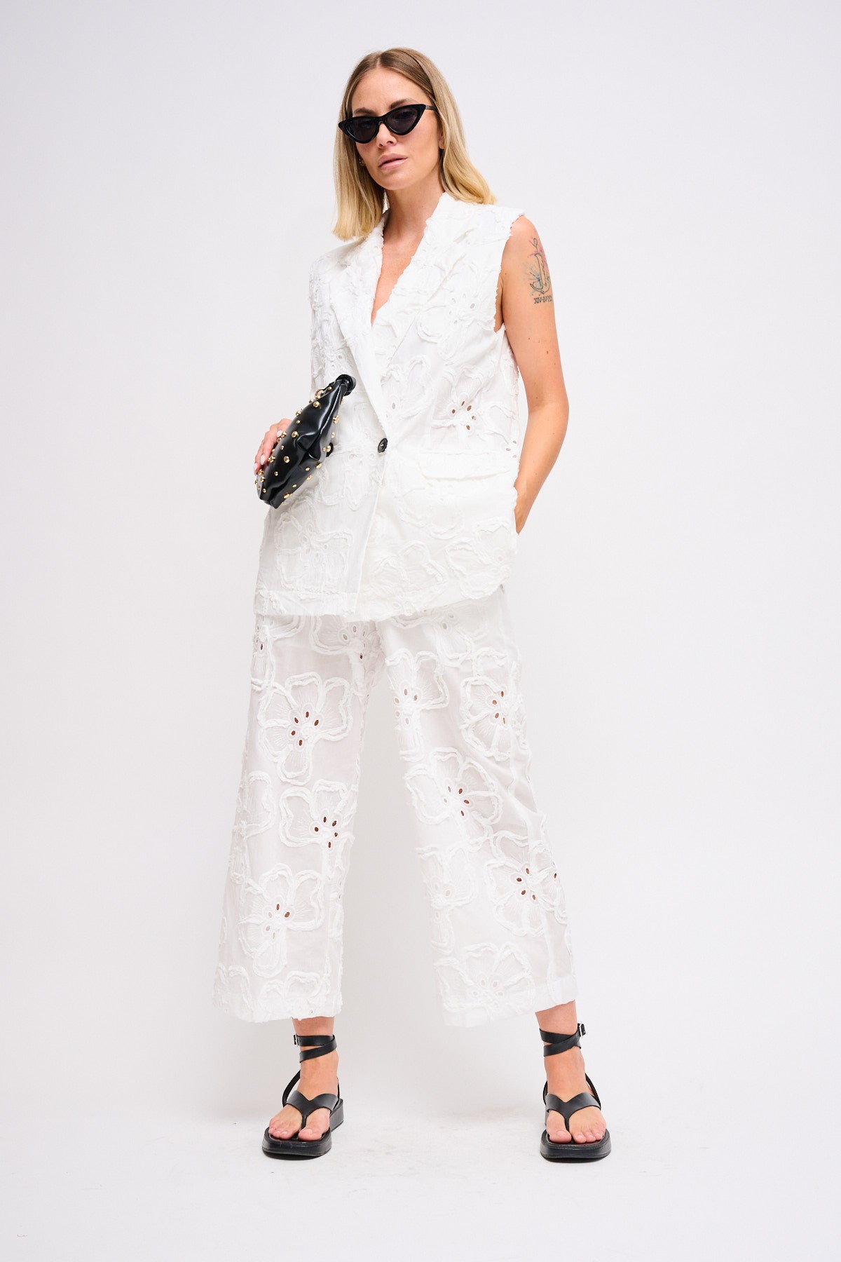 Maryley - Pantalone regular in pizzo sangallo con elastico sul retro