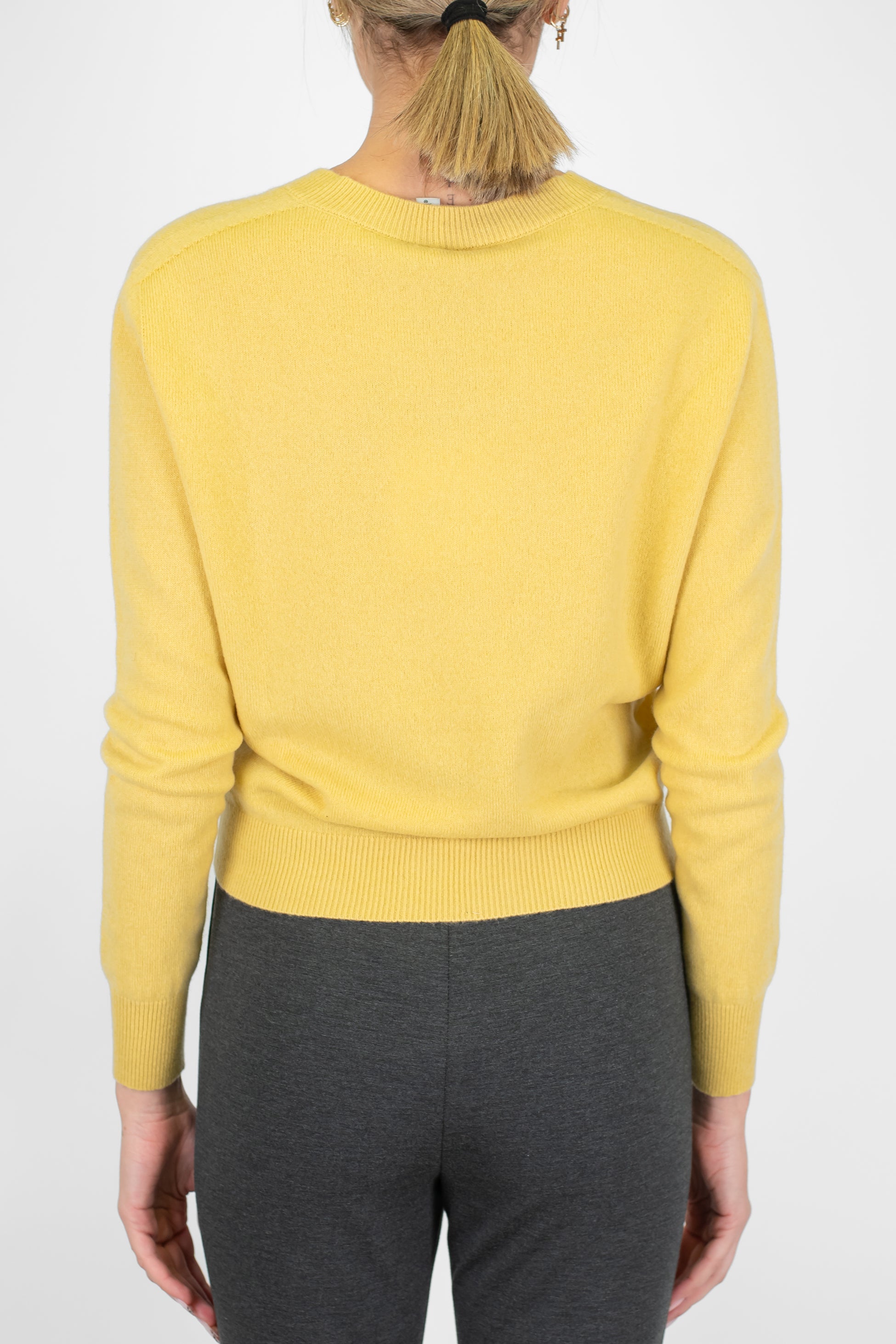 Tensione in - Maglia scollo a V in pura lana