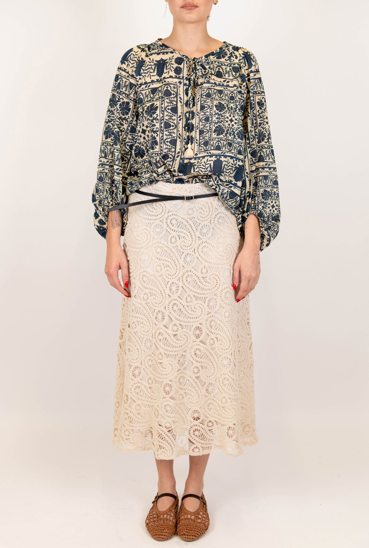 Tensione in - Gonna in crochet di cotone con elastico in vita