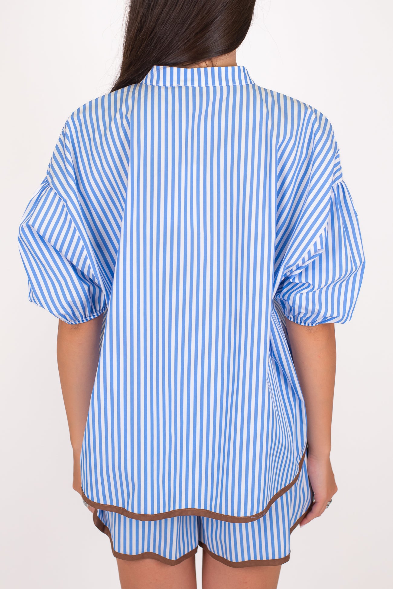 Motel - Camicia collo coreano mezzamanica fantasia a righe con profilo a contrasto e chiusura con laccetti