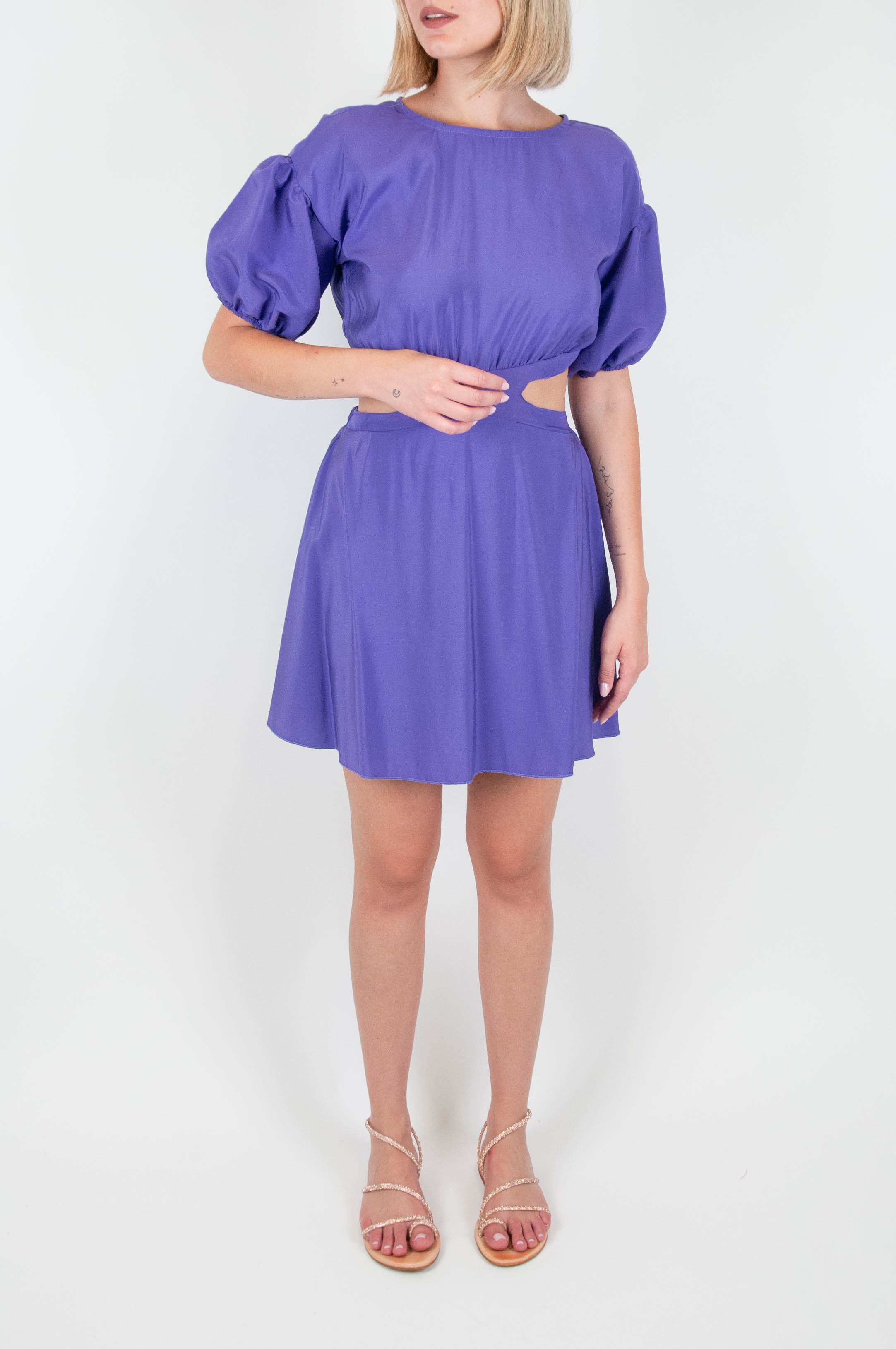 Tensione in - Abito corto cut-out in modal con mezza manica a palloncino