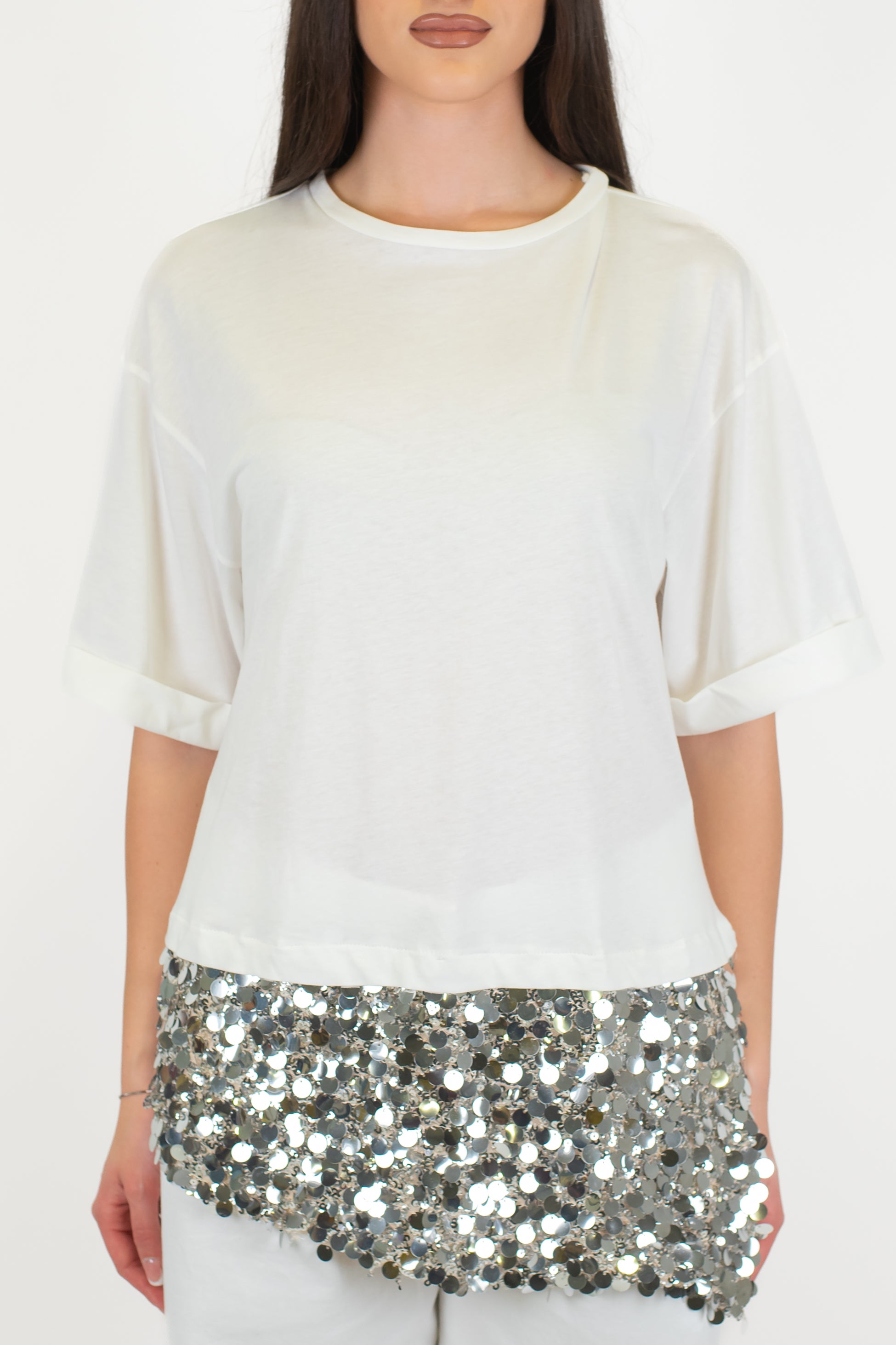 Motel - T-shirt over con estensione asimmetrica in paillettes