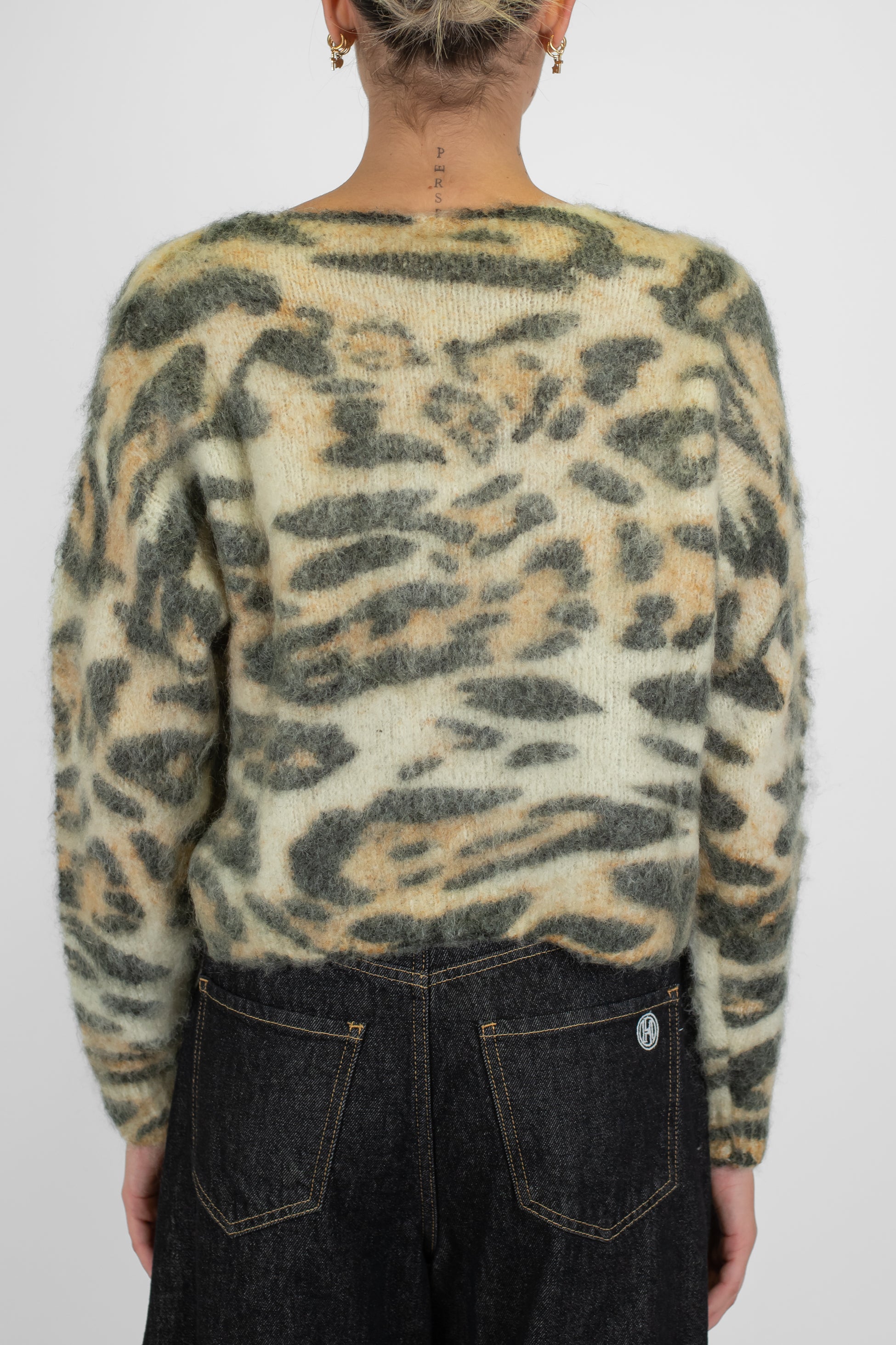 Tensione in - Maglia girocollo fantasia animalier maculata in misto lana mohair