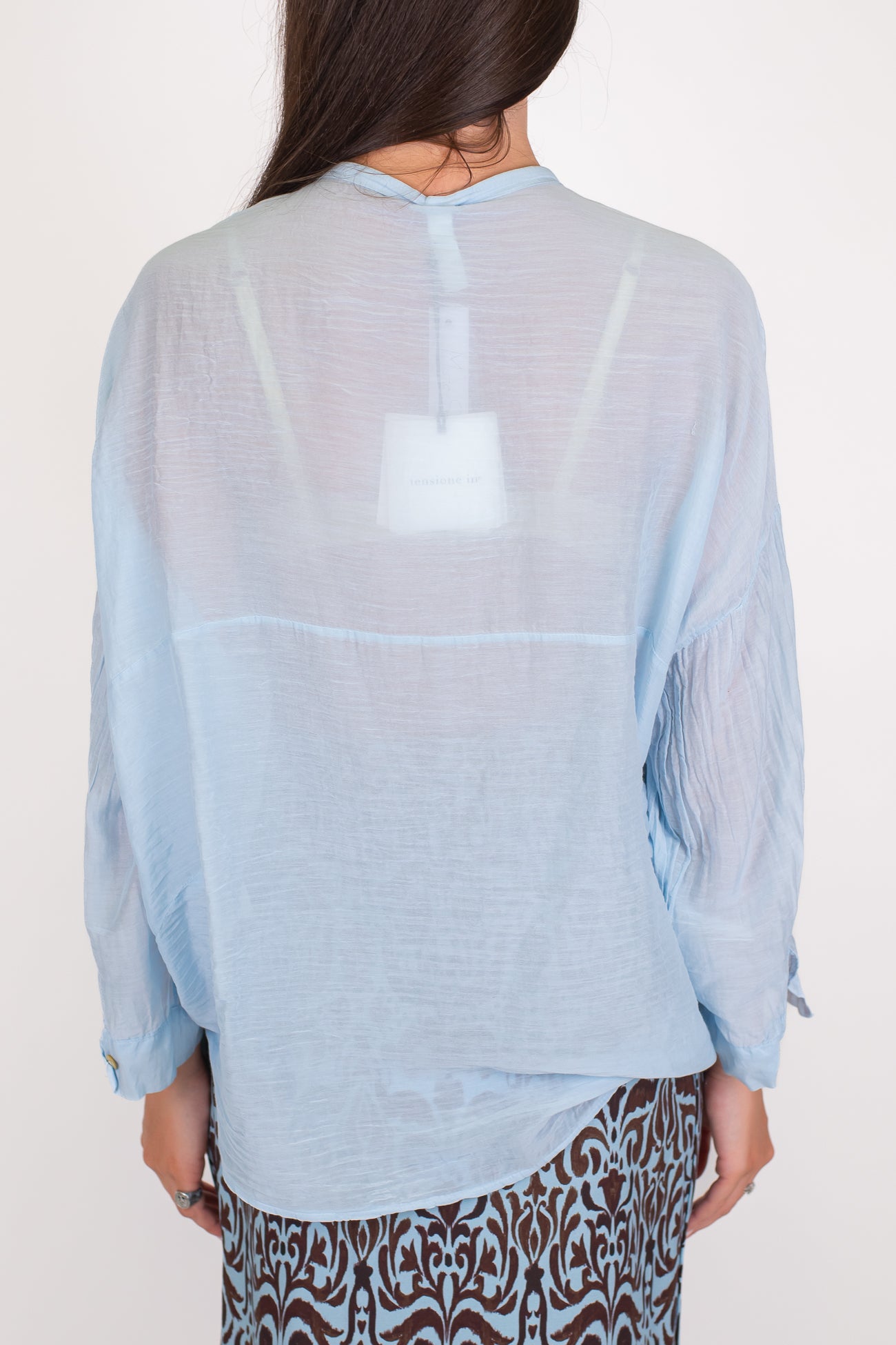 Tensione in - Camicia in misto seta fantasia spigata tono su tono