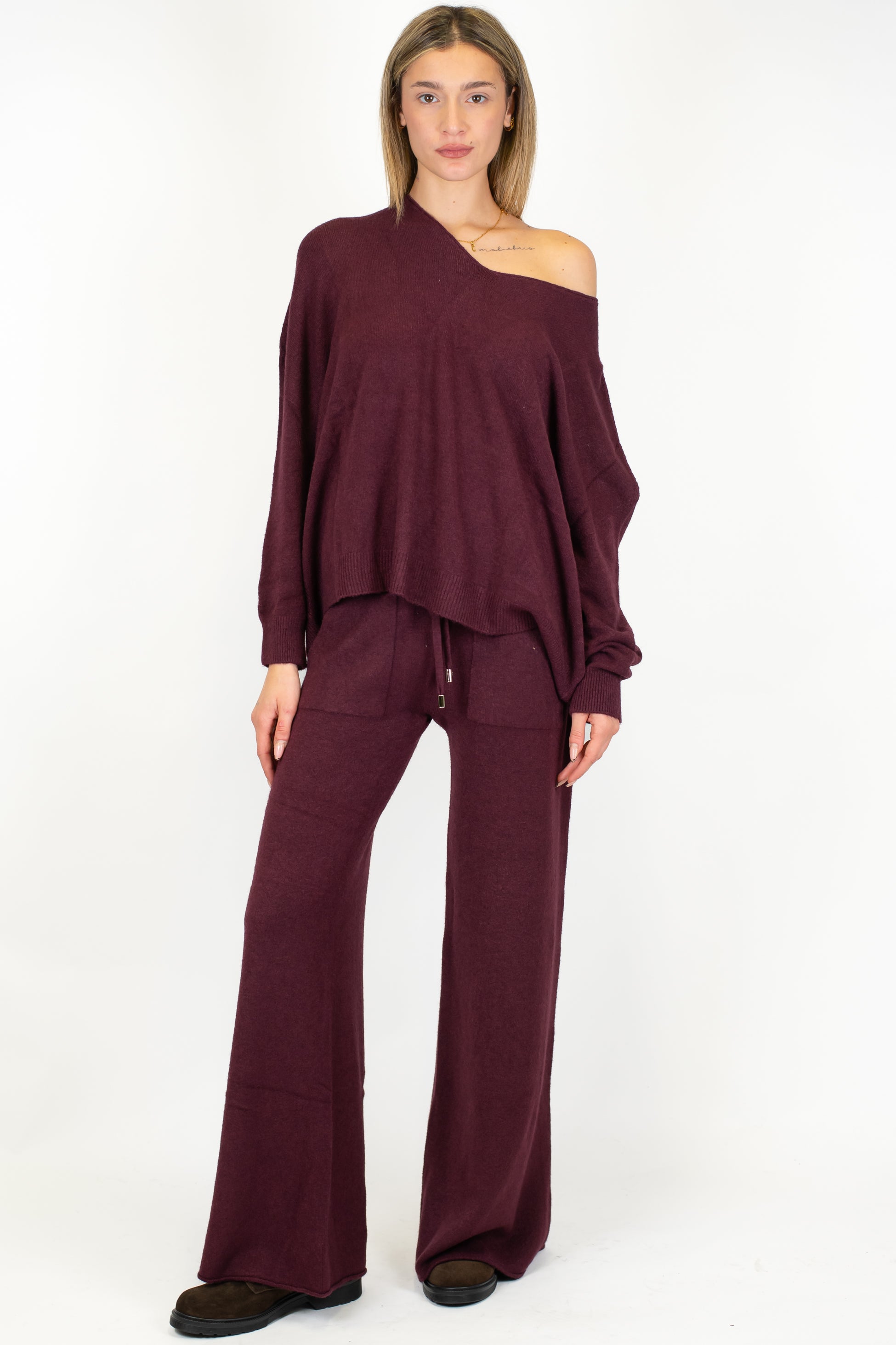 Haveone - Coordinato maglia scollo v e pantalone palazzo con elastico in vita