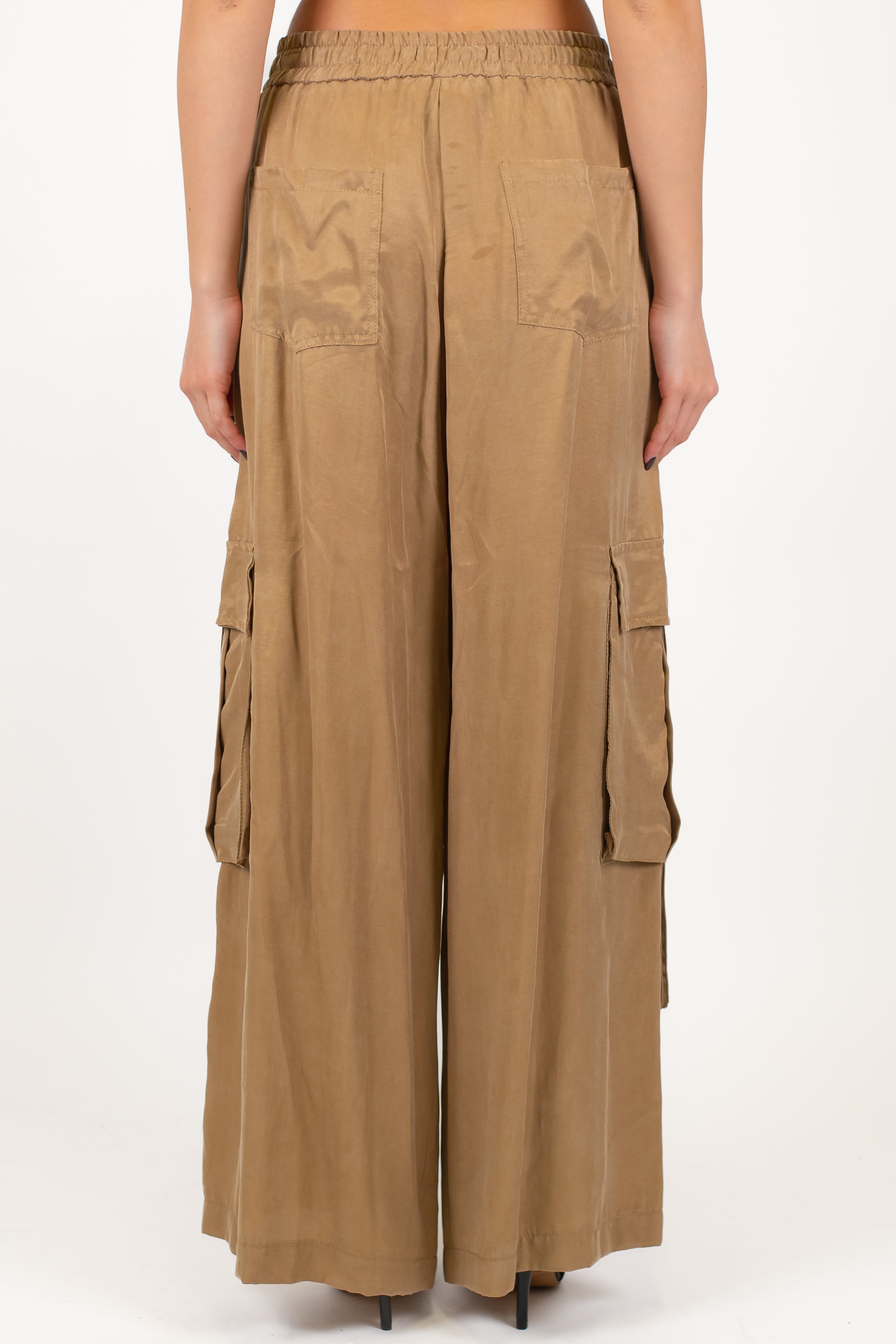 Tensione in - Pantalone cargo palazzo in lyocell effetto seta