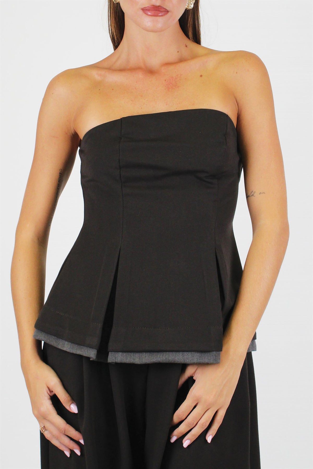 Maryley - Top a fascia con chiusura a zip sul retro e fondo svasato a contrasto
