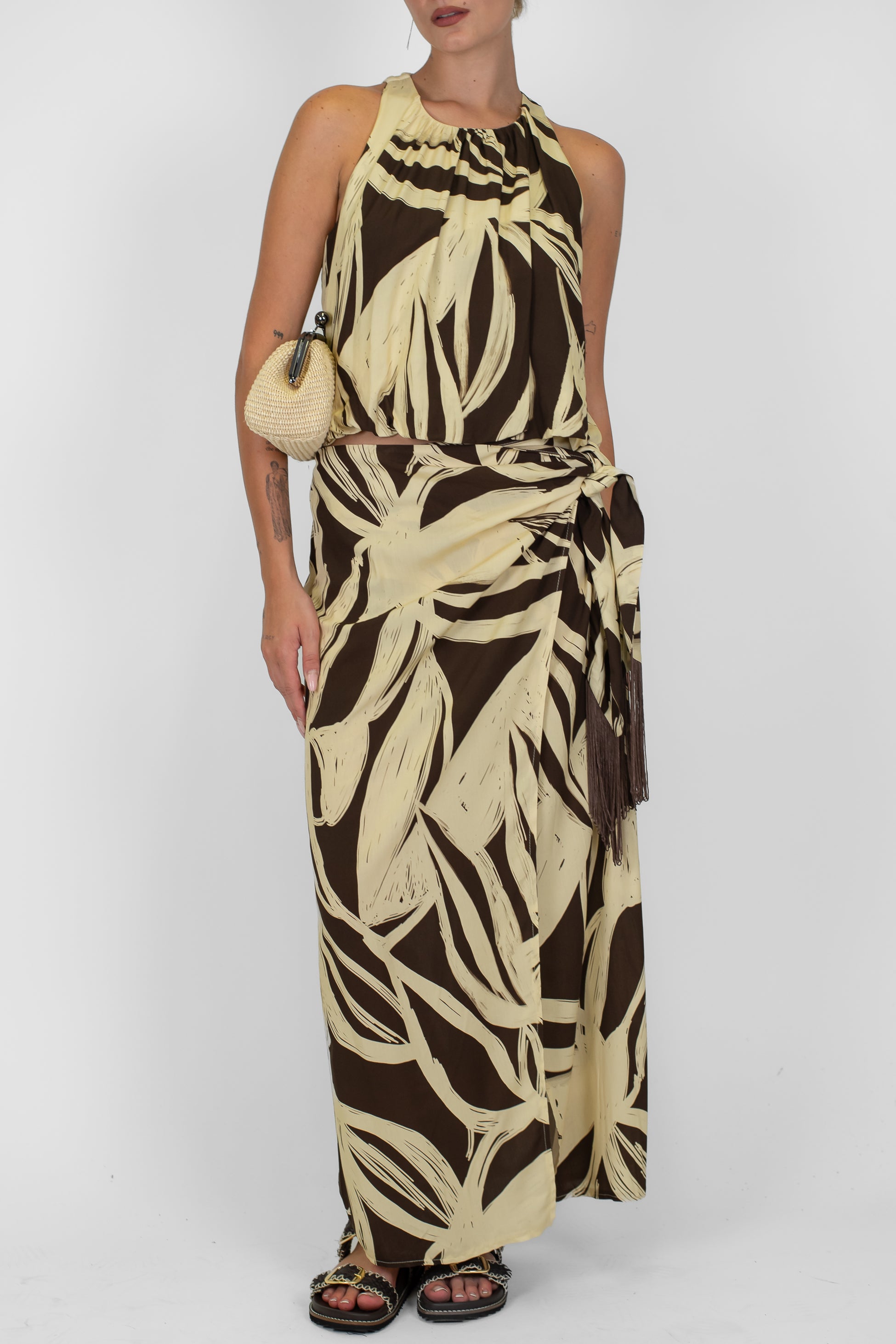 Tensione in - Gonna pareo fantasia astratta in viscosa con nappine