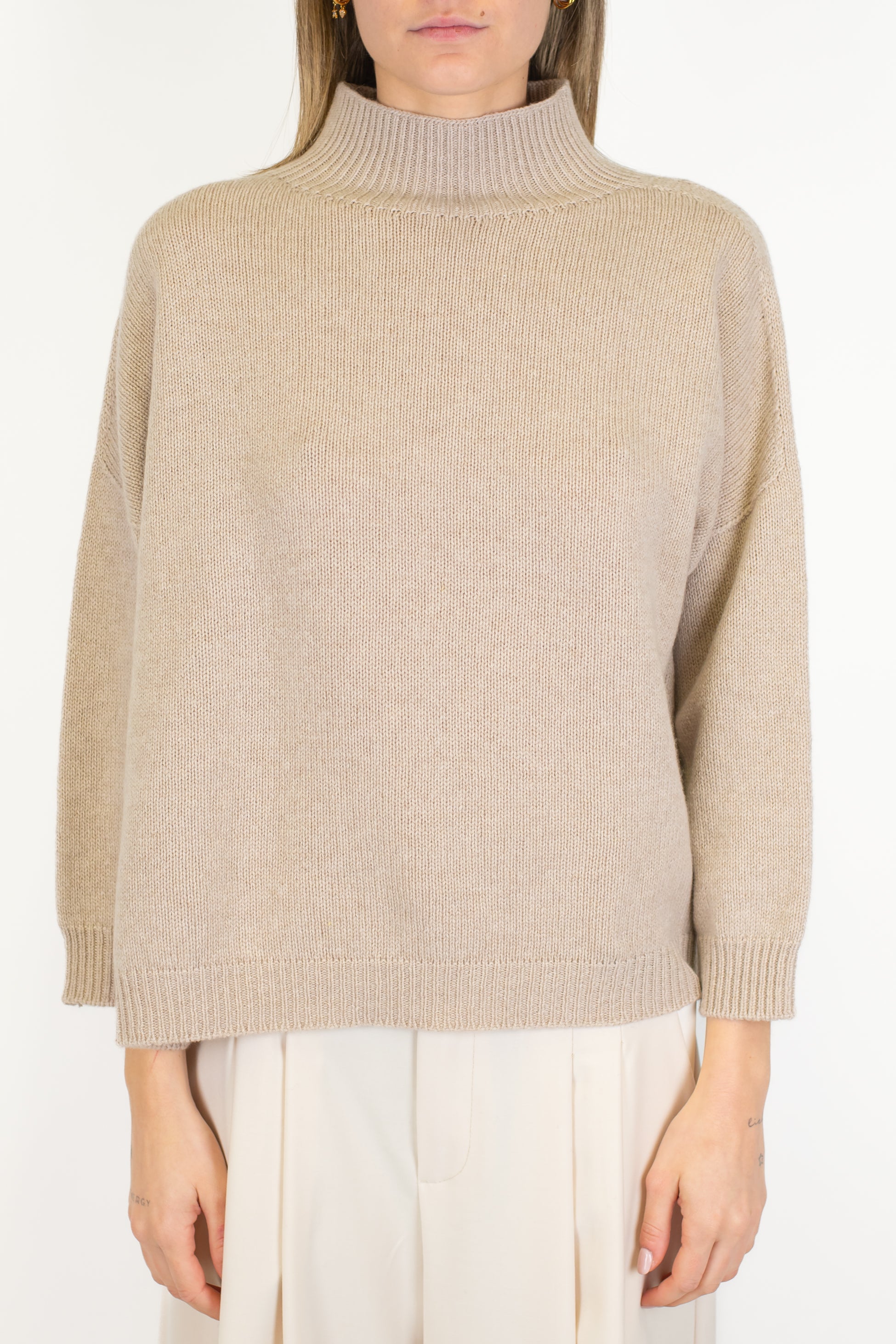 Tensione in - Lupetto a scatola in misto lana vergine e cashmere