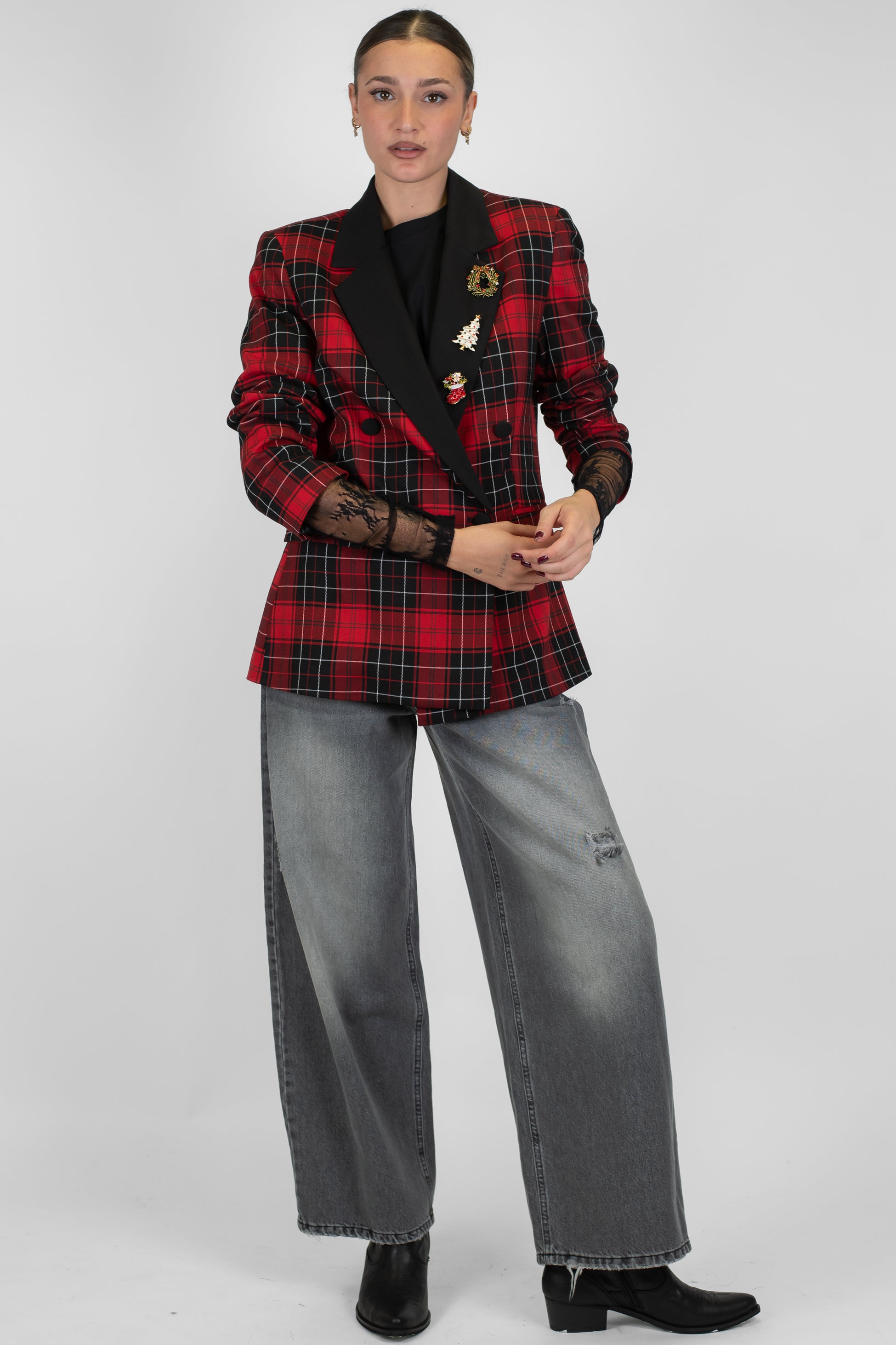 Motel - Giacca doppiopetto fantasia tarta con bottoni e rever a contrasto con spille