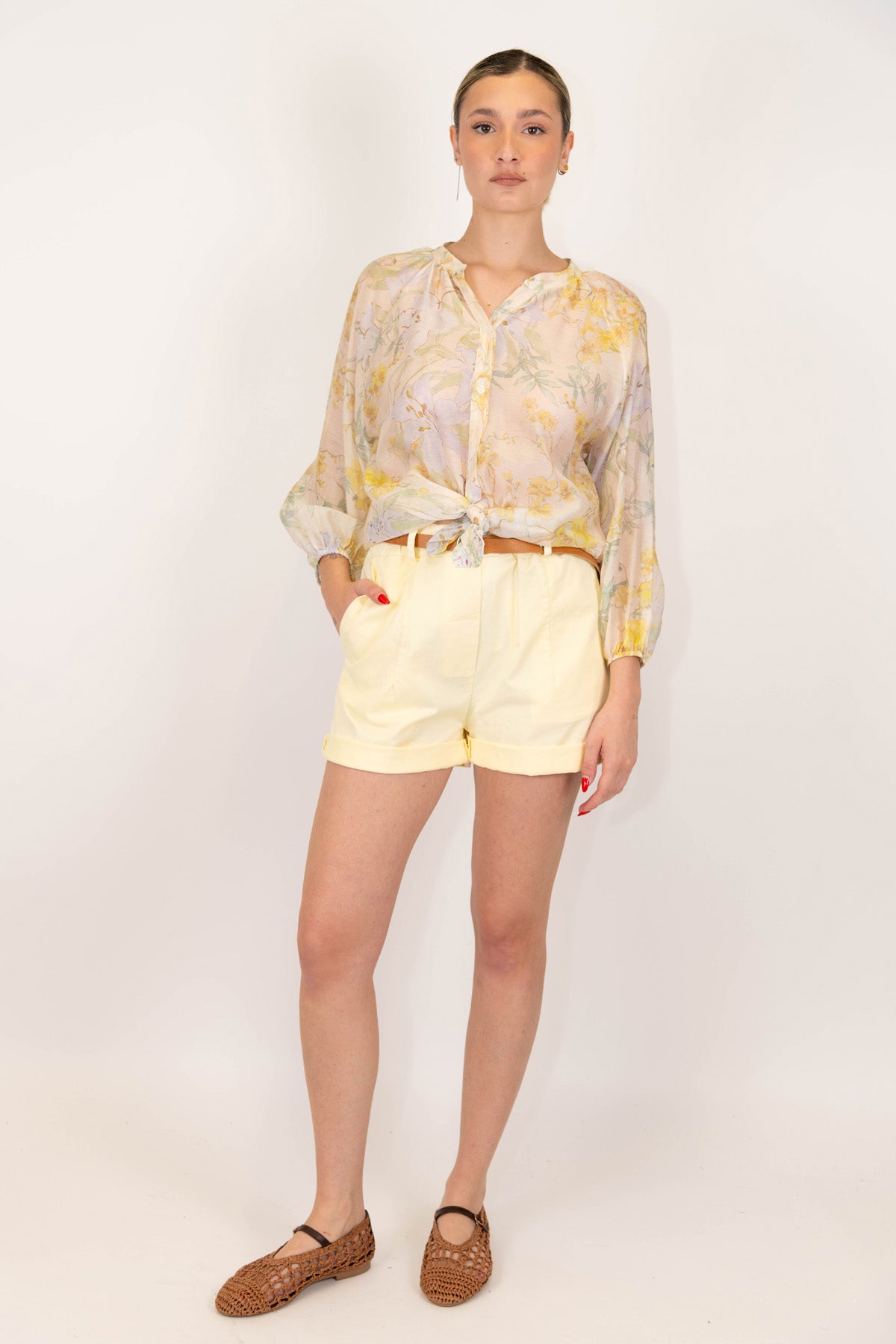 Motel - Shorts tinta unita con risvolto sul fondo ed elastico in vita