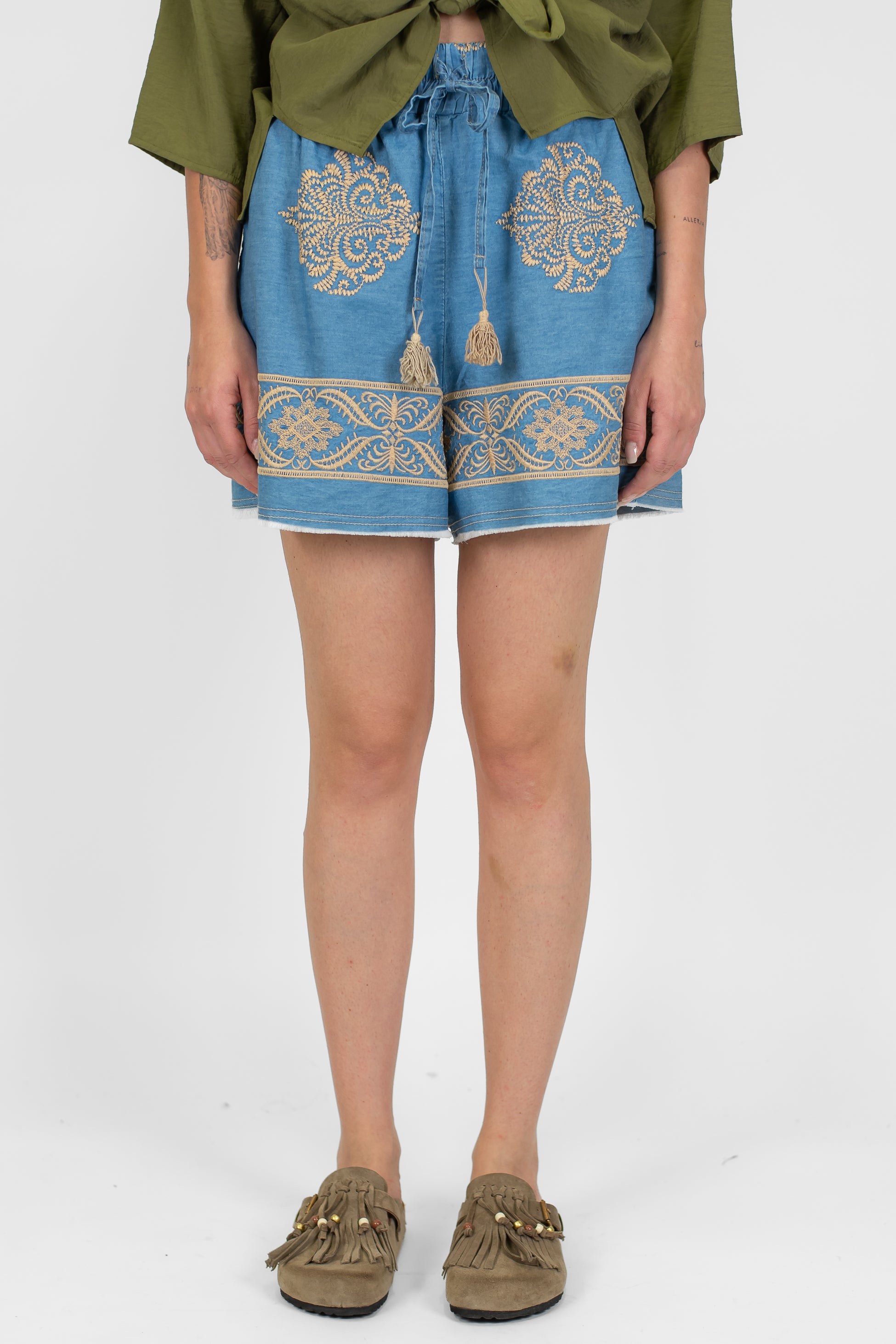 Motel - Shorts con coulisse e ricami a contrasto