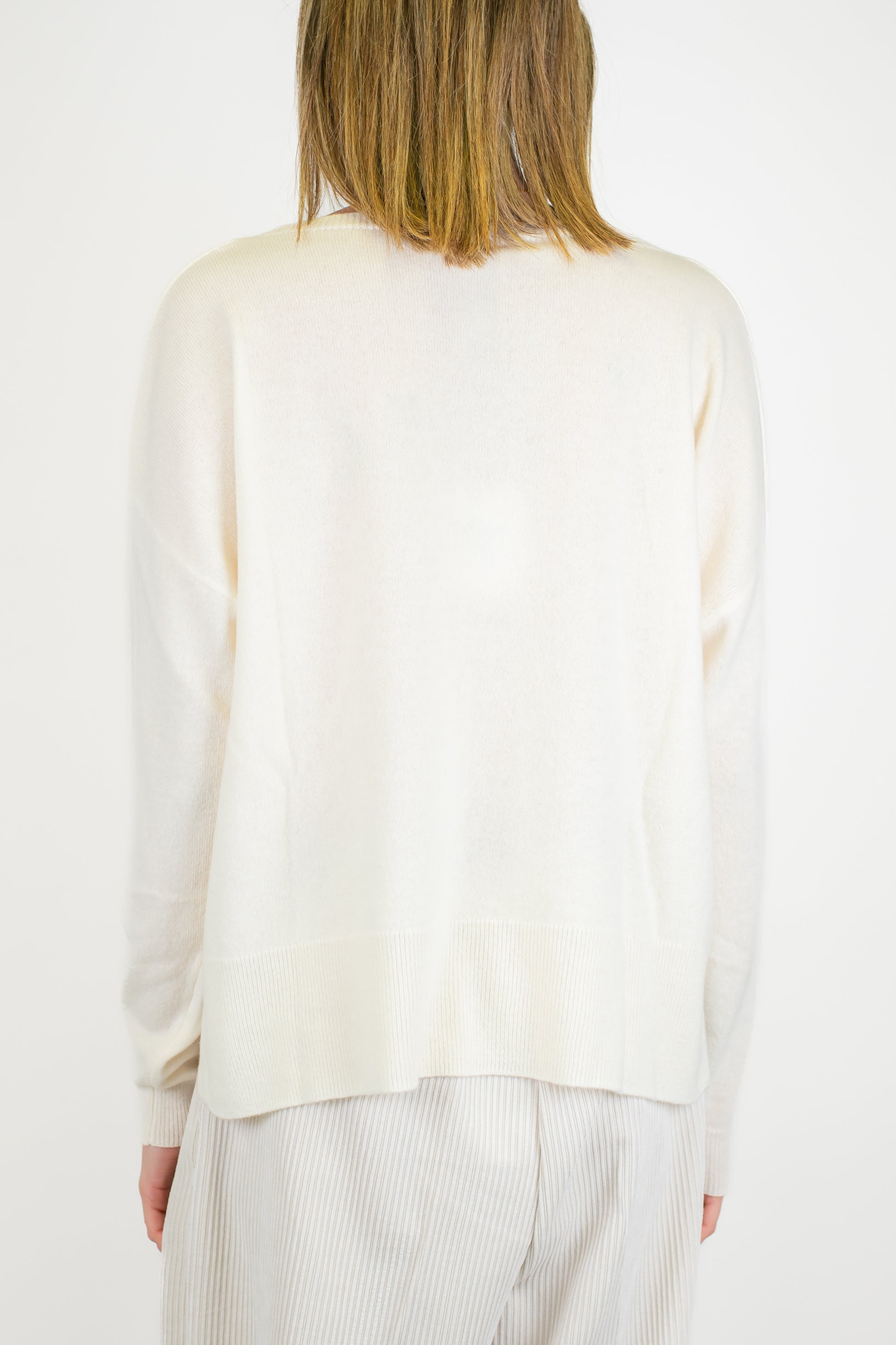 Tensione in - Maglia scollo a barca in pura lana