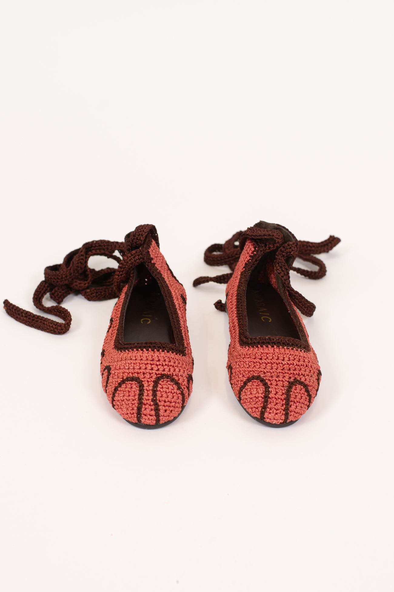 Mosaic - Ballerina in crochet con allacciatura alla schiava