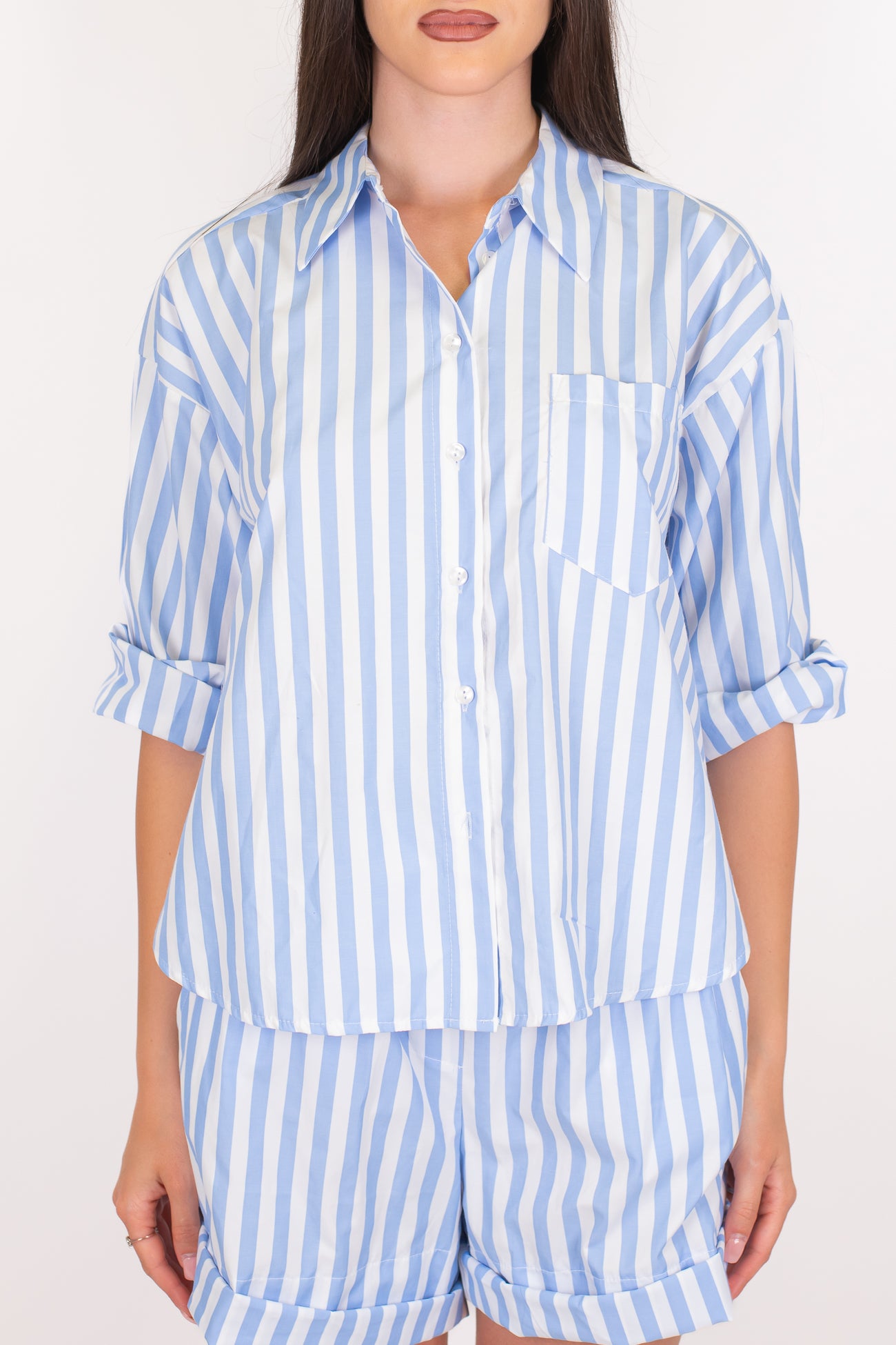 Tensione in - Camicia fantasia a righe con taschino