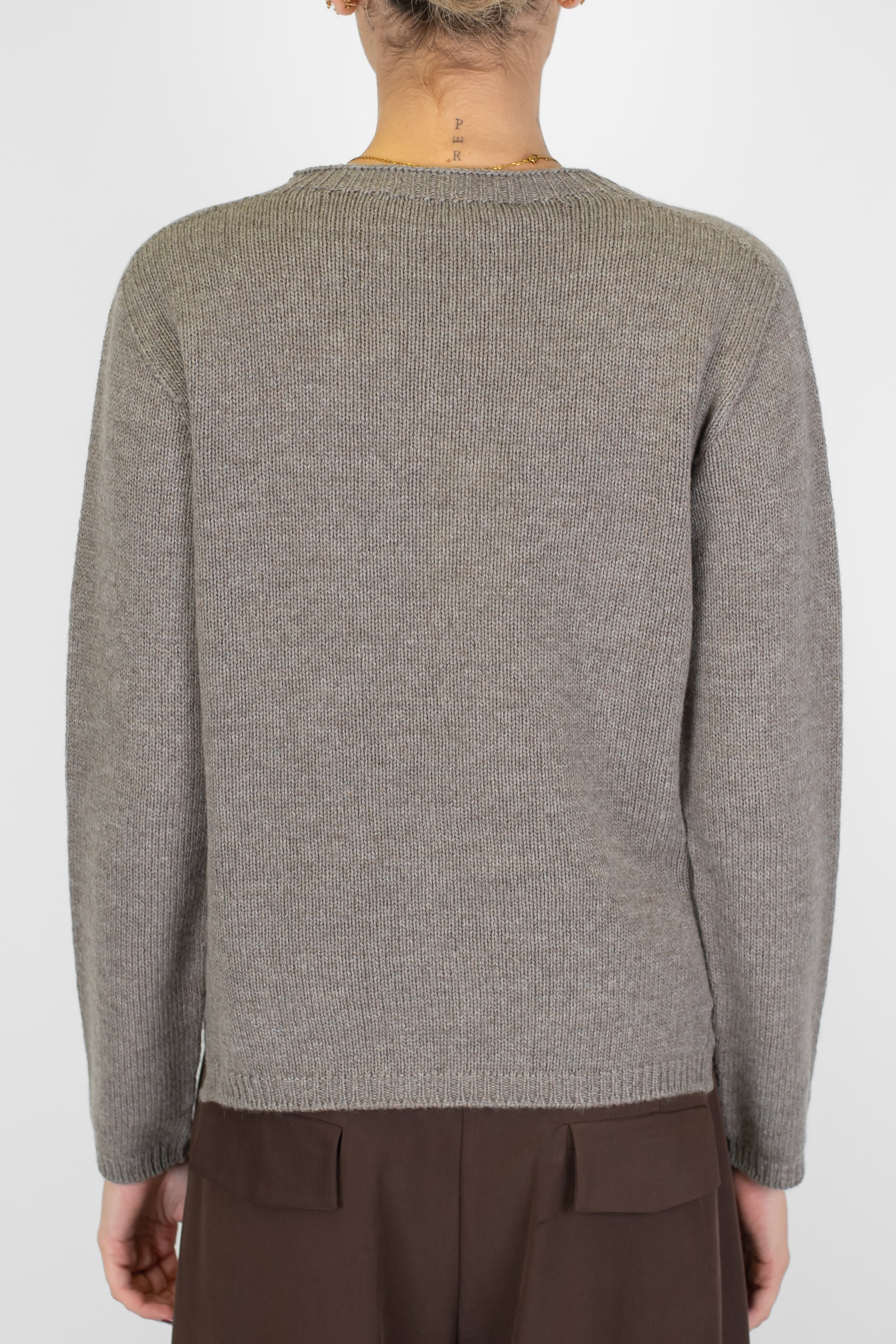 Tensione in - Maglia girocollo in misto lana e cashmere con spacchetti laterali