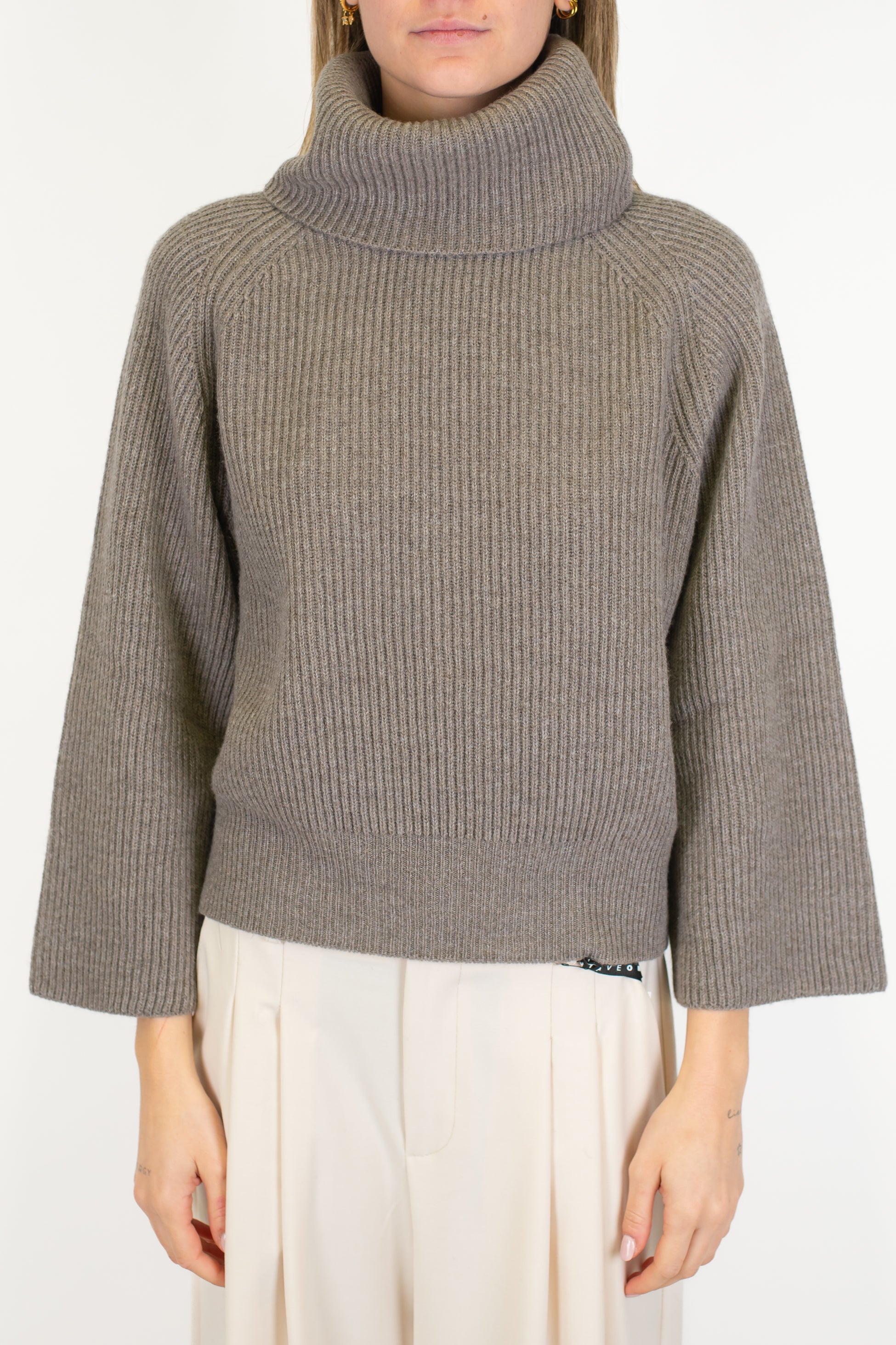 Tensione in - Dolcevita scatola a coste in misto lana vergine e cashmere