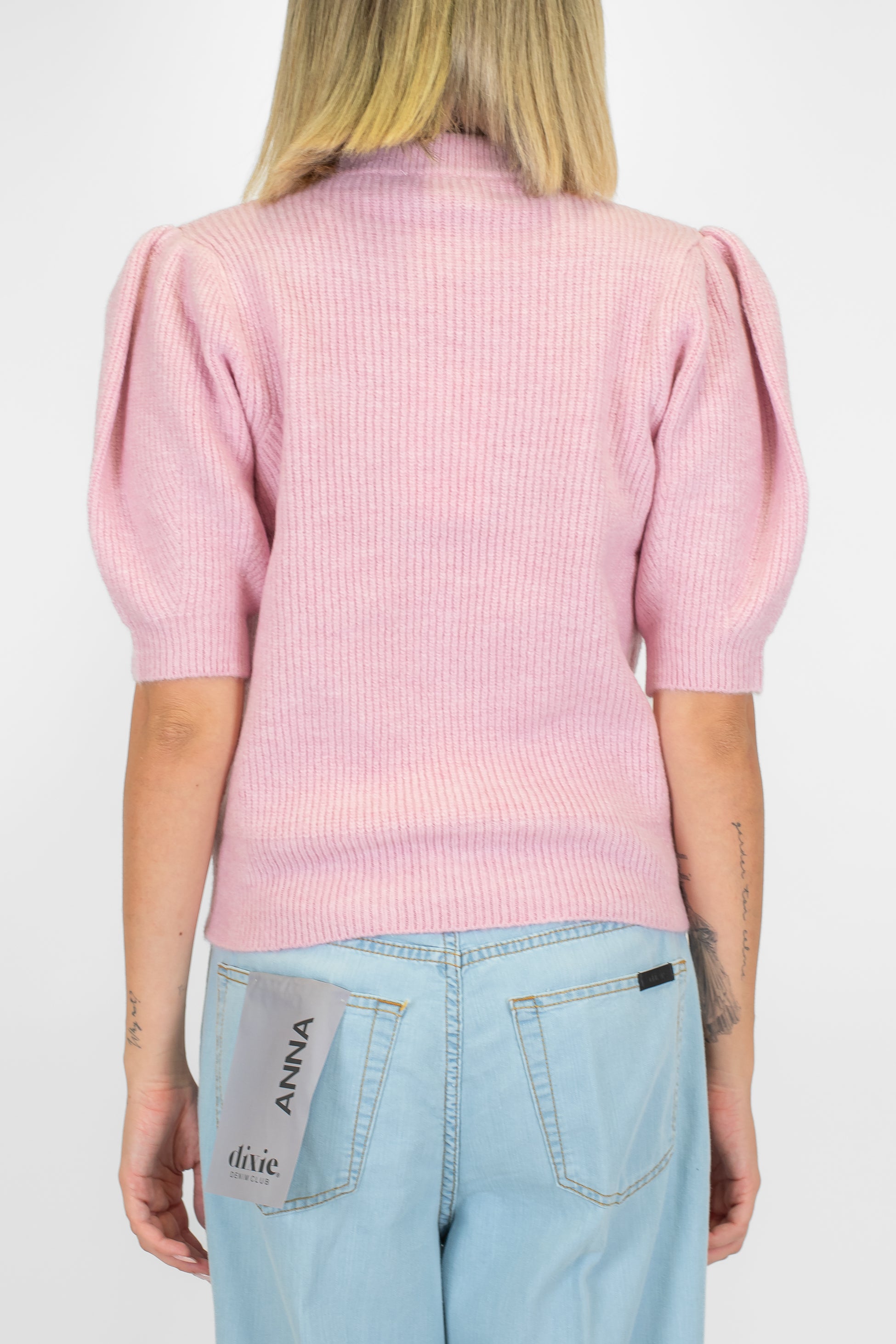 Kontatto - Maglia a coste mezzamanica a sbuffo in misto lana con collo cratere e fiocchi