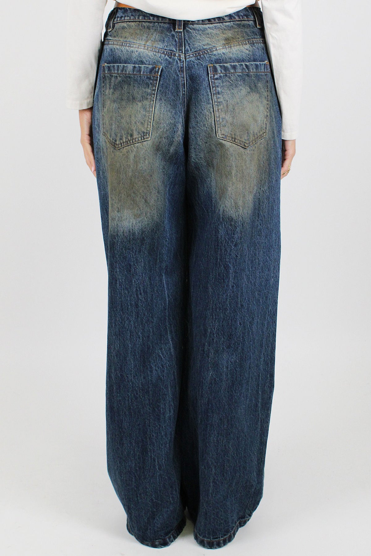Tensione in - Jeans palazzo sabbiato