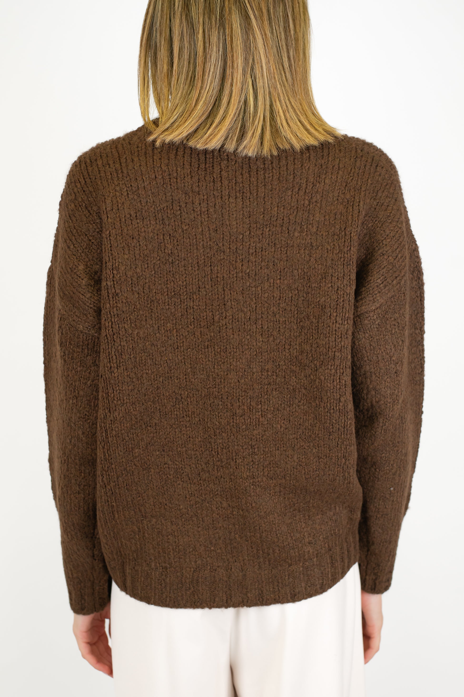 Tensione in - Maglia girocollo rombi ricamati a contrasto in misto lana