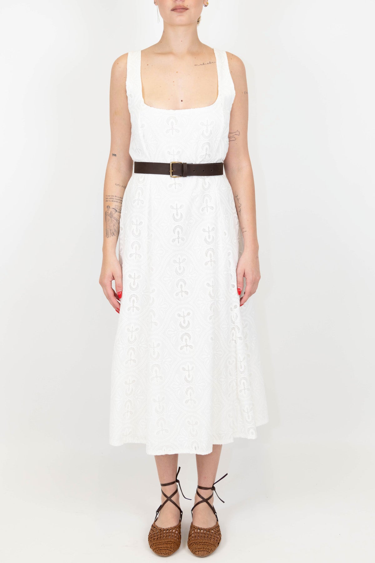 Tensione in - Abito lungo giromaniche fantasia floreale ricamata