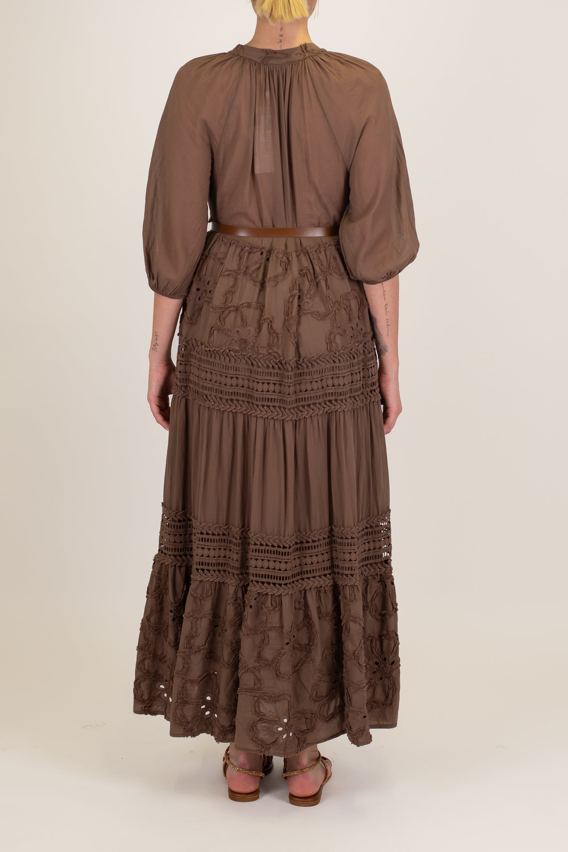 Motel - Abito lungo in pizzo sangallo con manica tre quarti