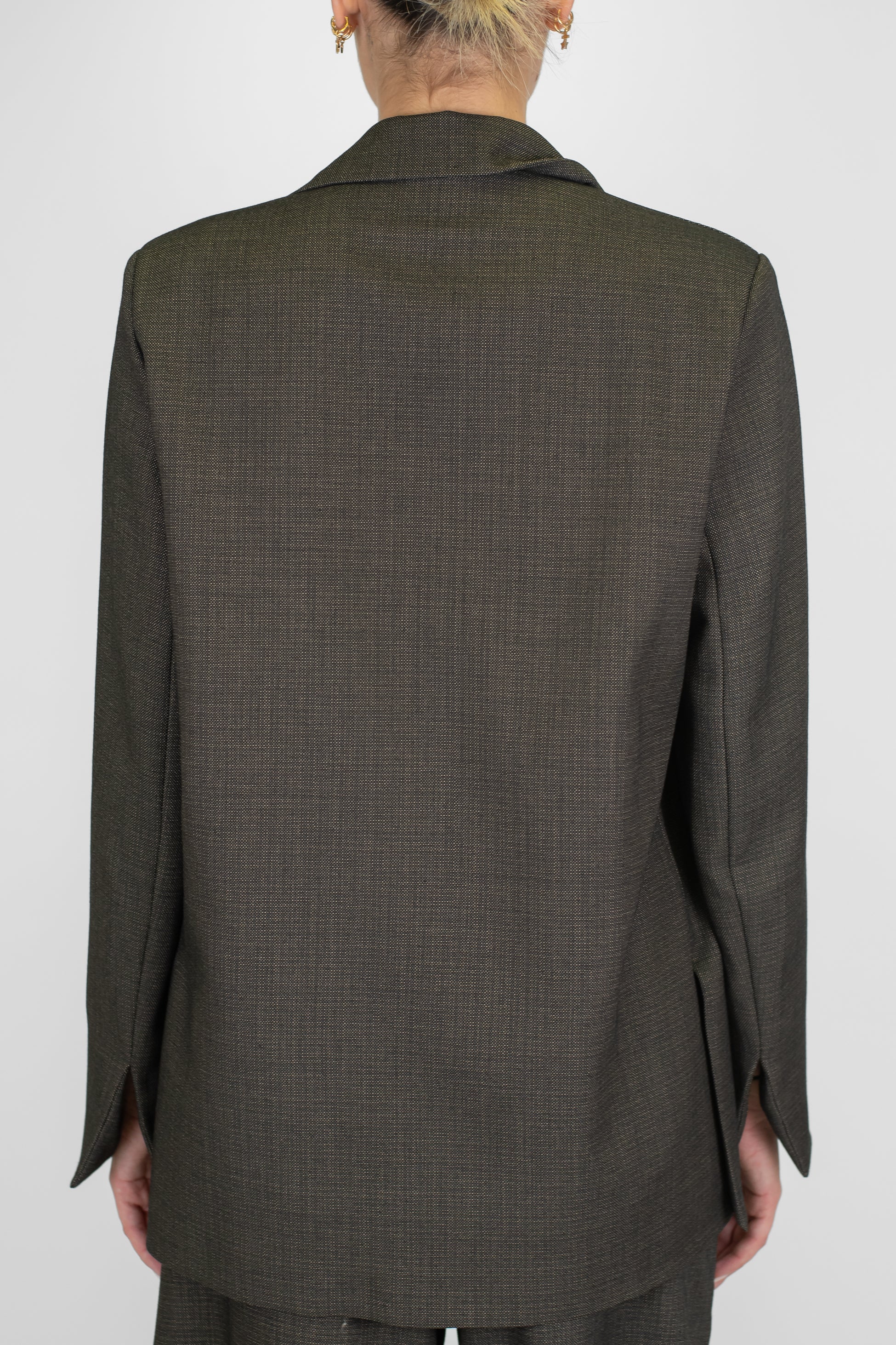 Tensione in - Giacca doppiopetto tramata con spille gioiello