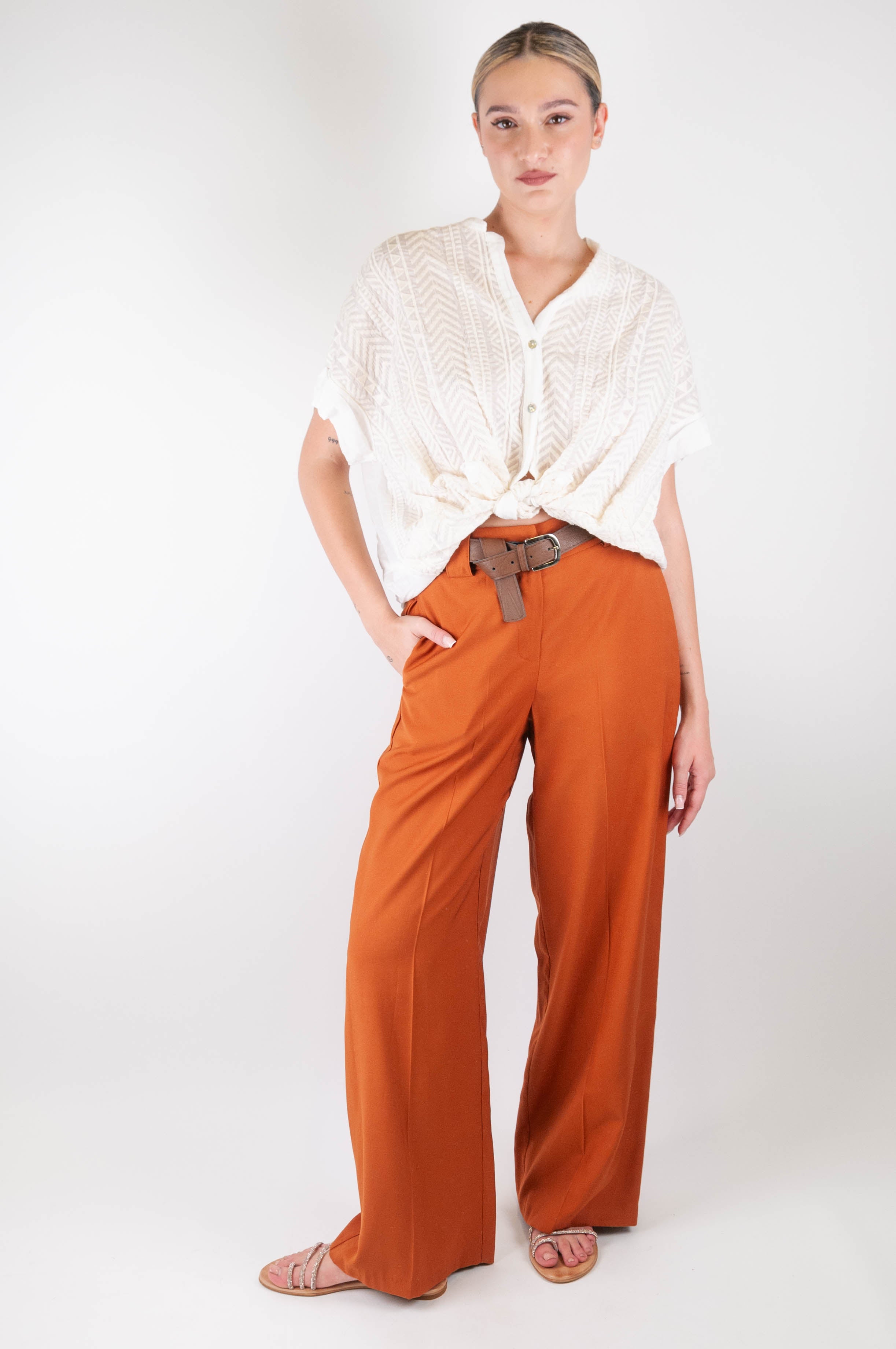 Tensione in - Pantalone palazzo con elastico sul retro