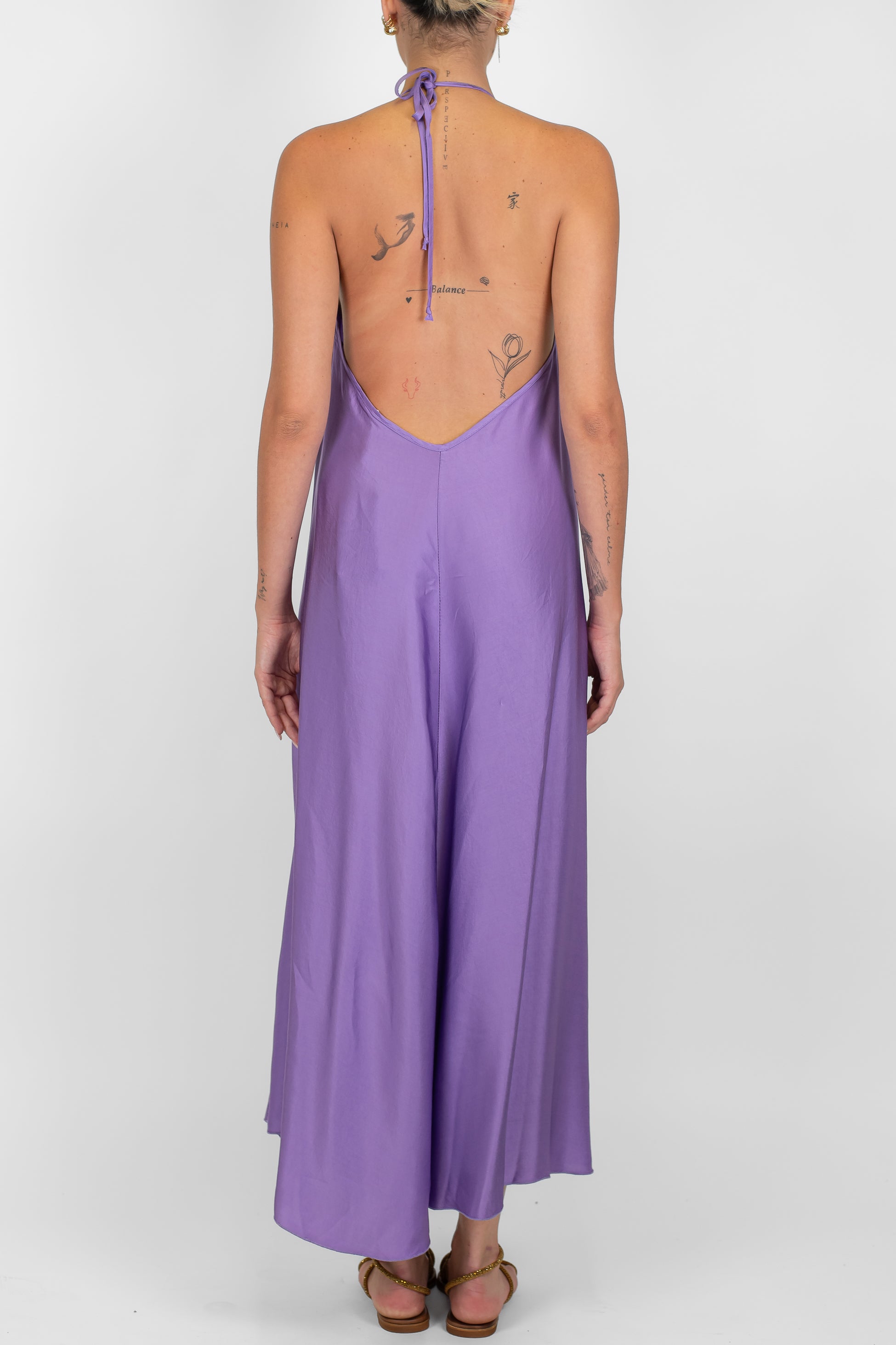 Motel - Abito lungo scollo v con bretelle sottili in satin