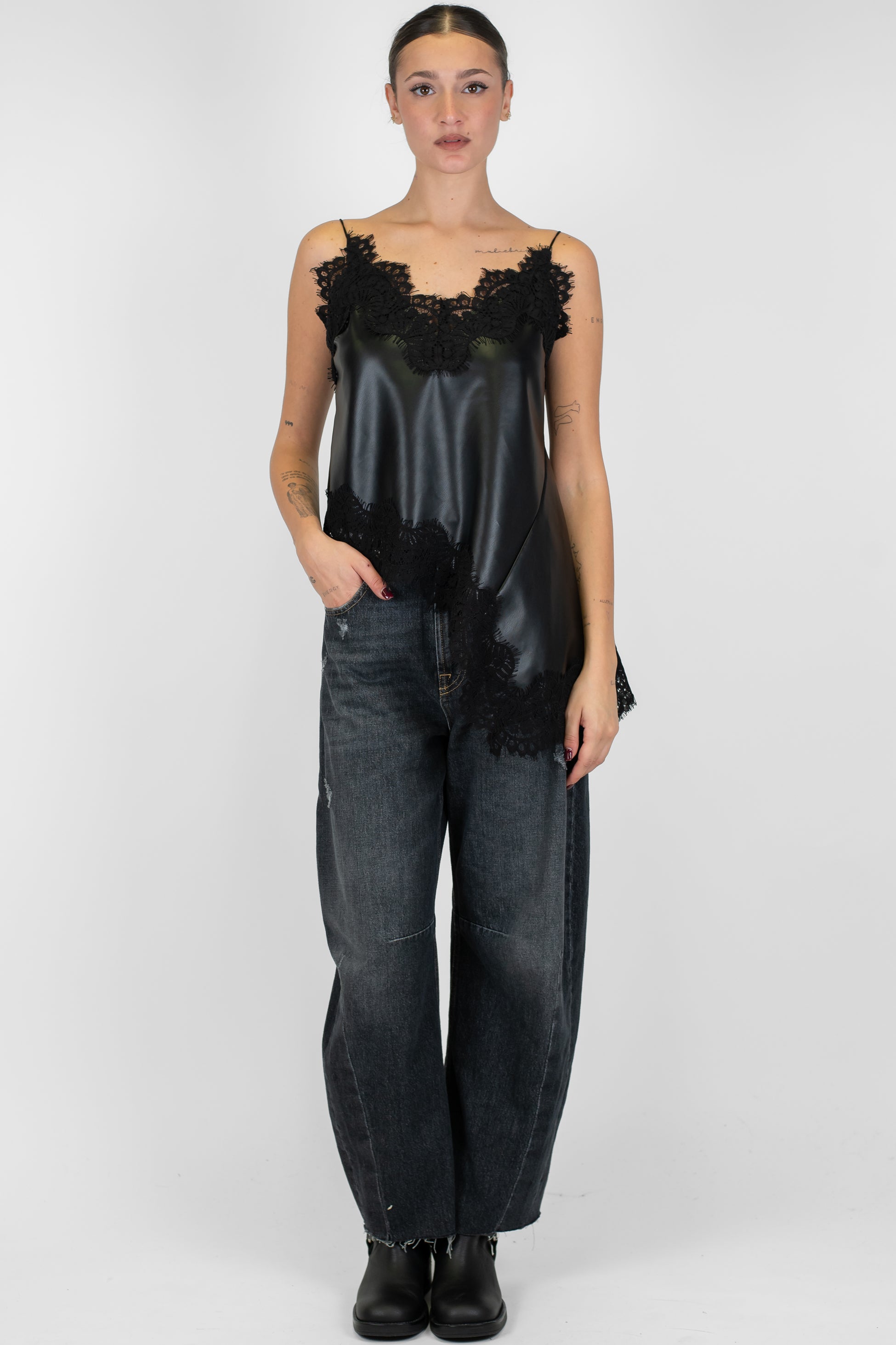 Motel - Top asimmetrico in ecopelle con pizzo