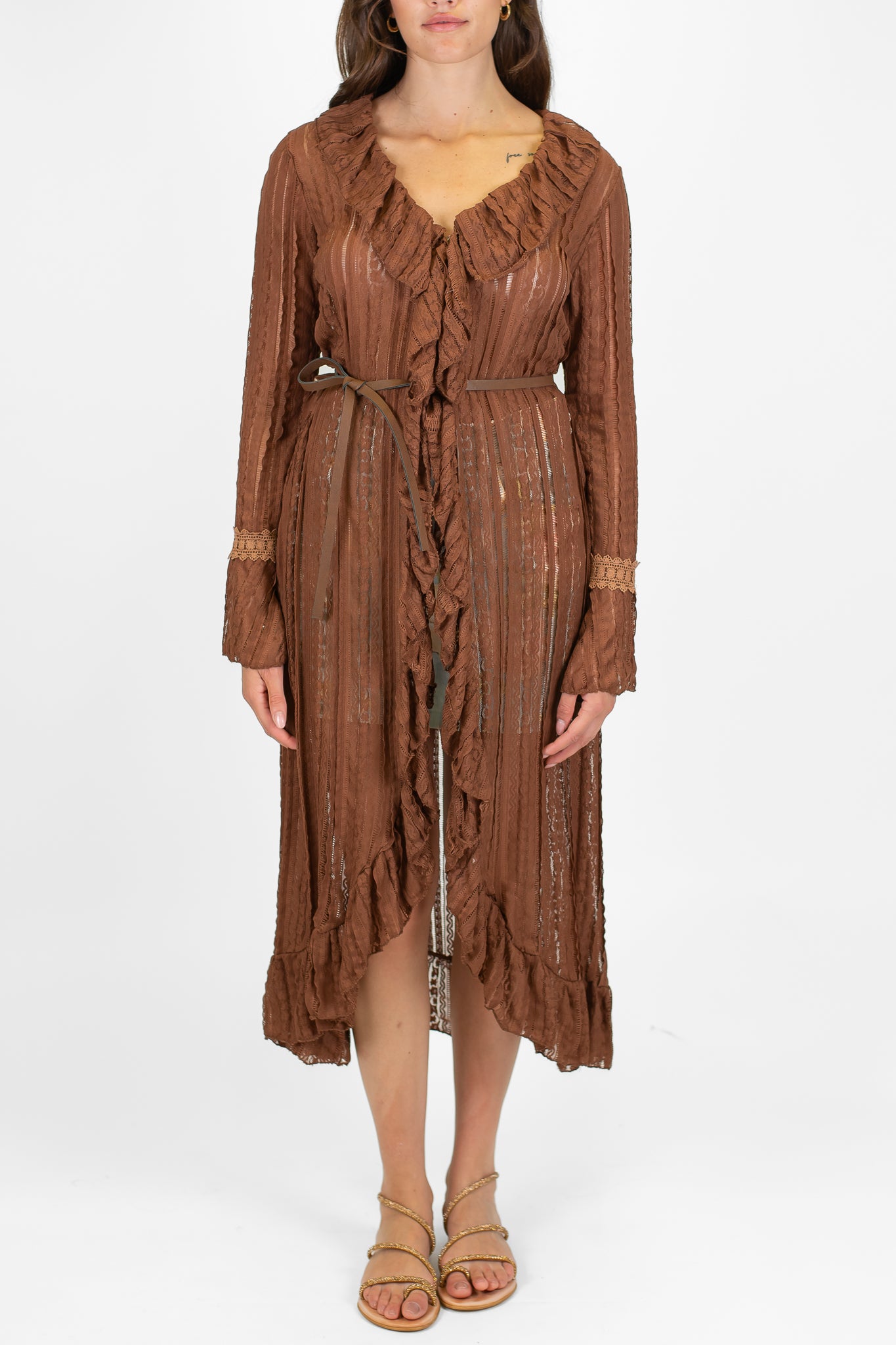 Motel - Abito kimono a righe ricamate con rouches lungo il profilo