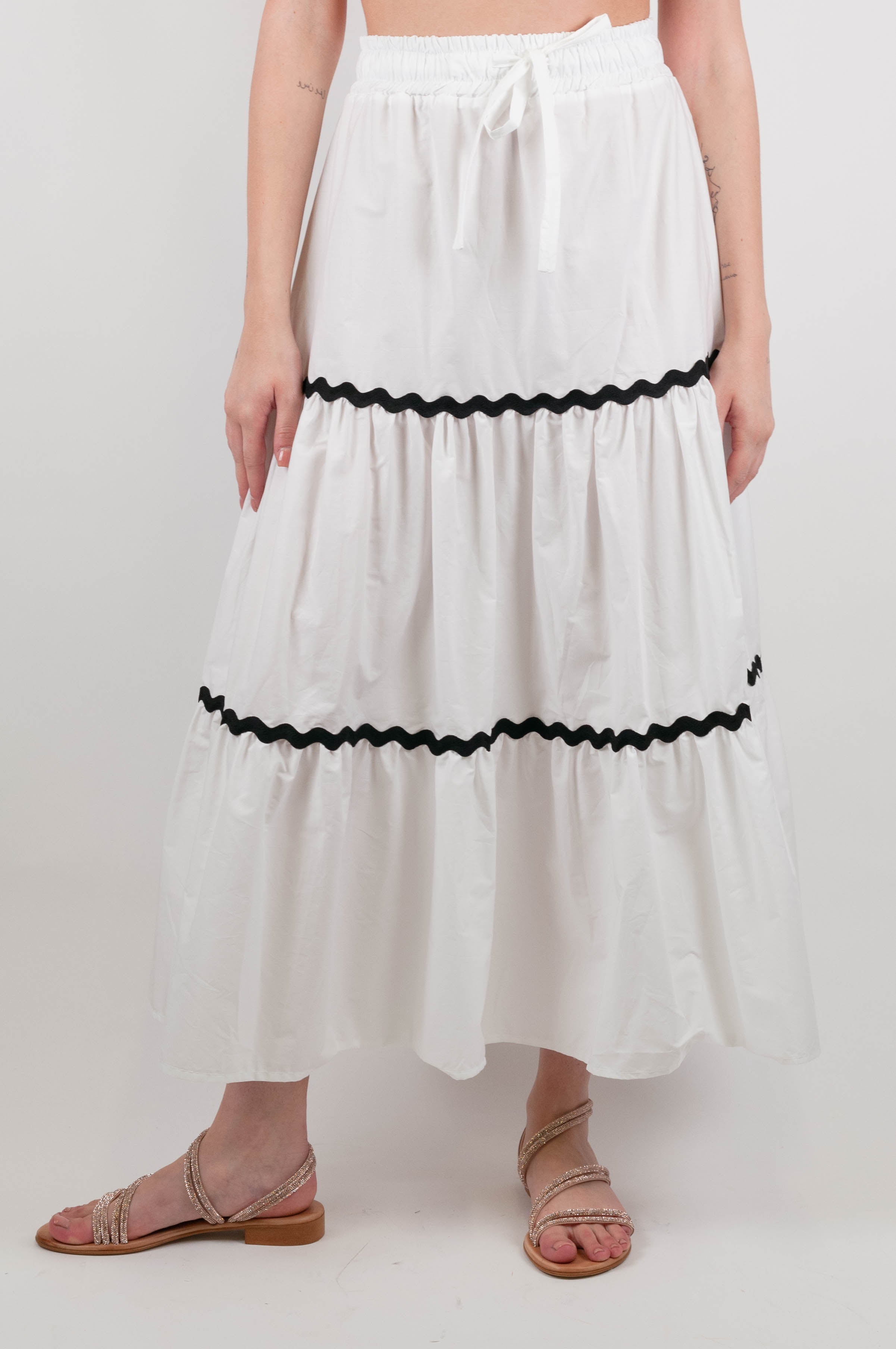 Tensione in - Gonna con balze a contrasto e coulisse