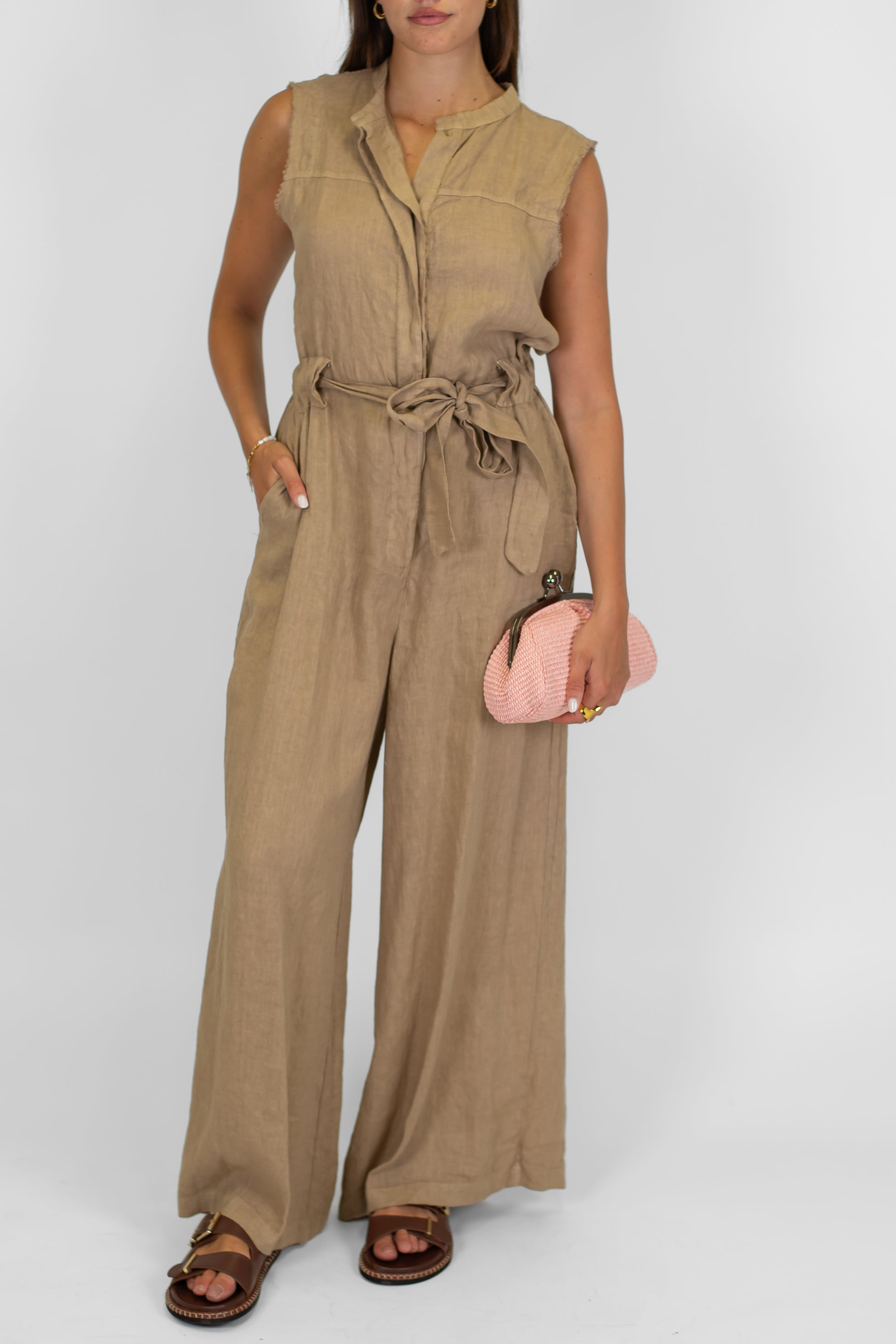 Tensione in - Tuta giromaniche in lino con coulisse in vita