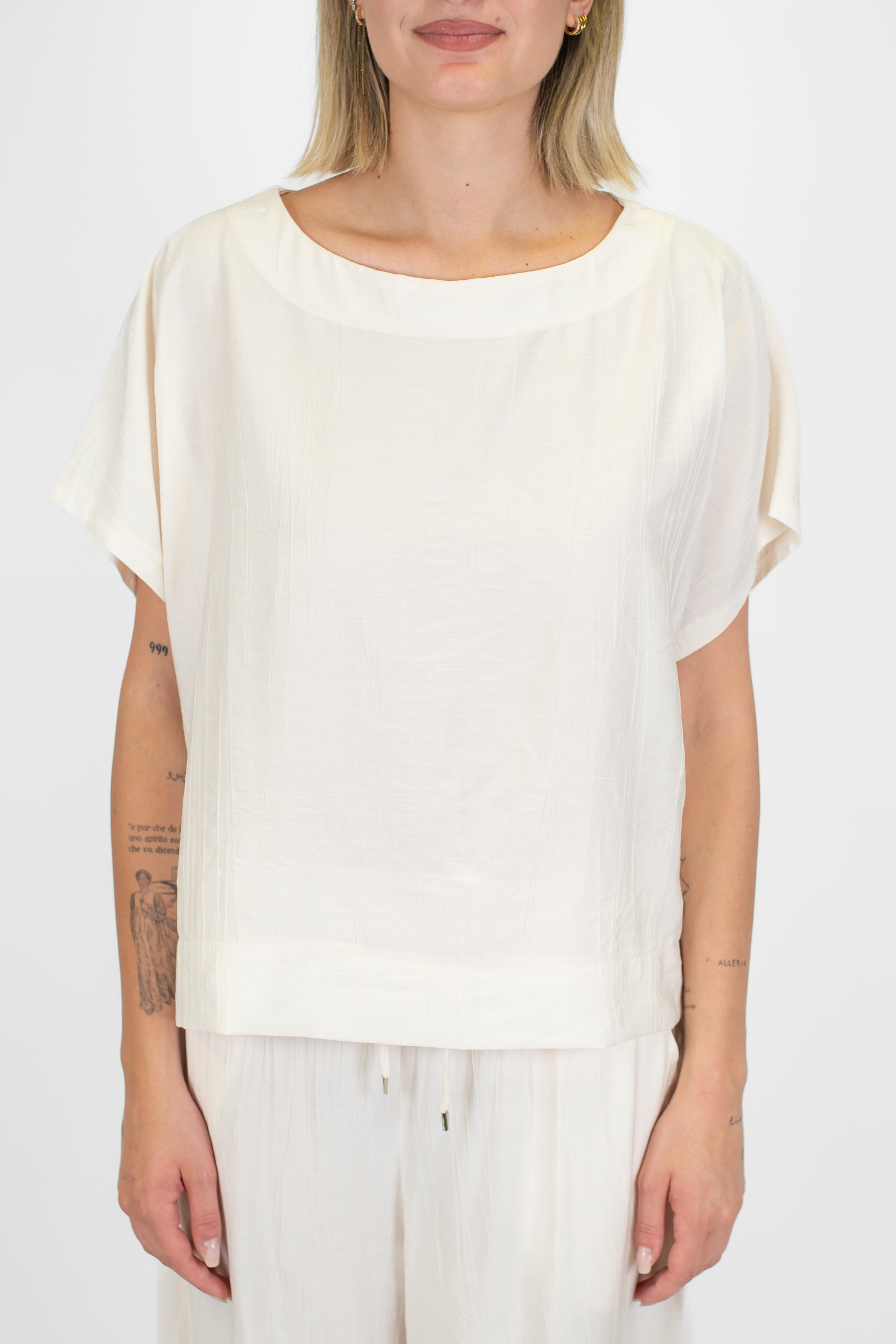 Tensione in - Coordinato t-shirt e pantalone palazzo con coulisse in viscosa leggera